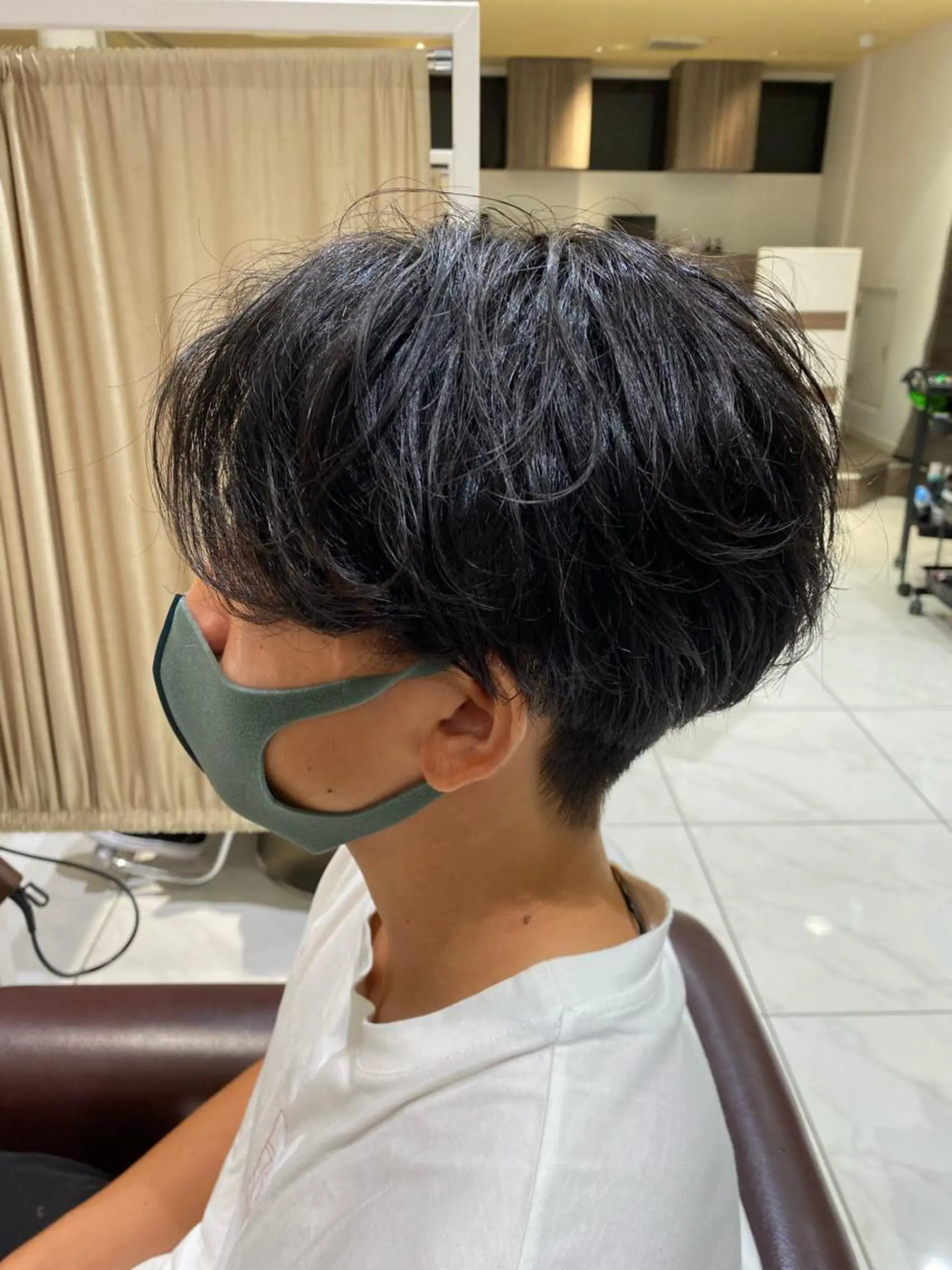 パーマ メンズ センターパート メンズパーマ 刈り上げ スパイラルパーマ 佐々木 拓海のヘアスタイル