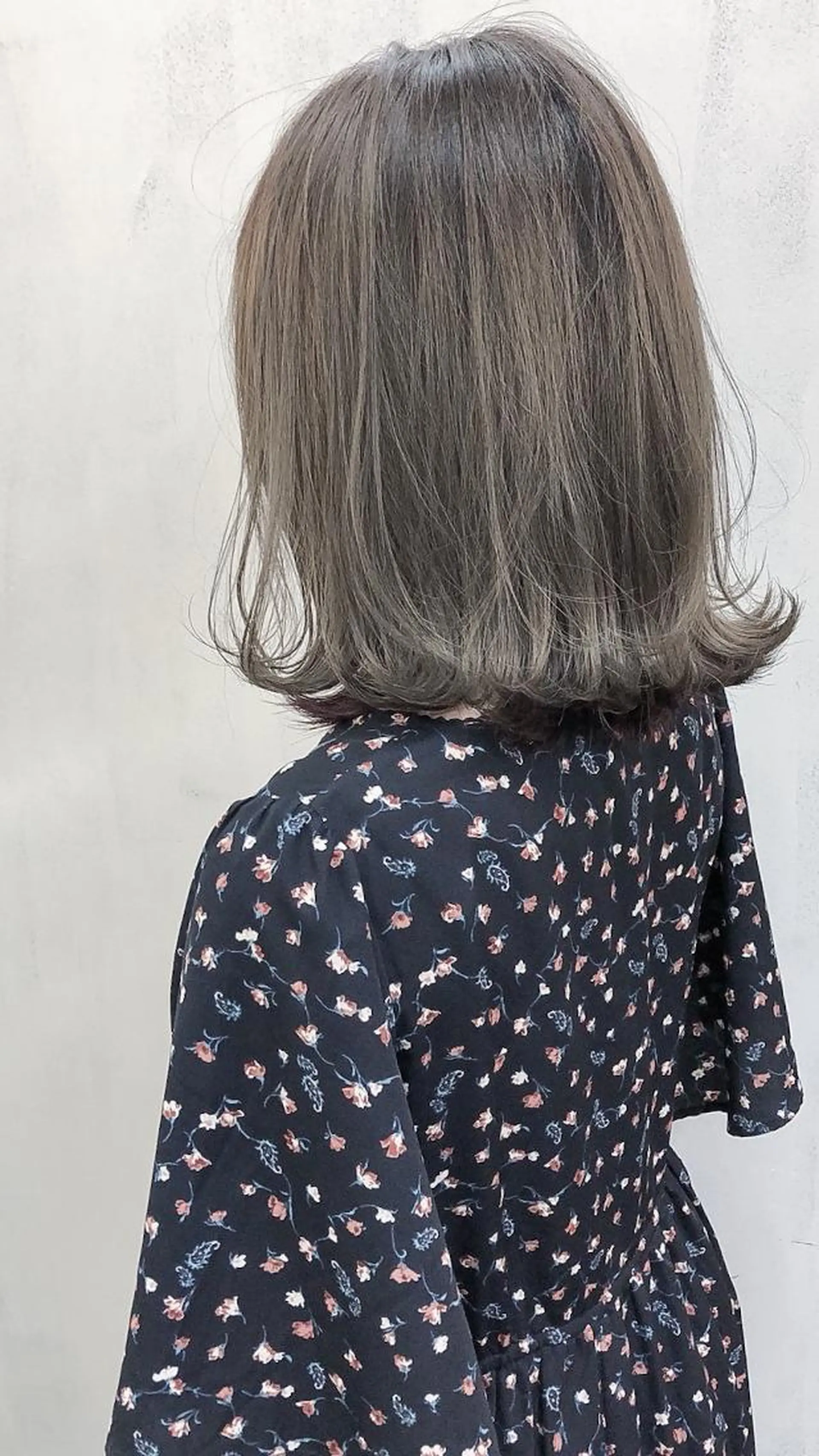 ショート カラー ヘアアレンジ アッシュ アッシュグレー バレイヤージュ ベージュカラー ブリーチ 髪質改善&韓国風特化 型サロン ミシェリーのヘアスタイル