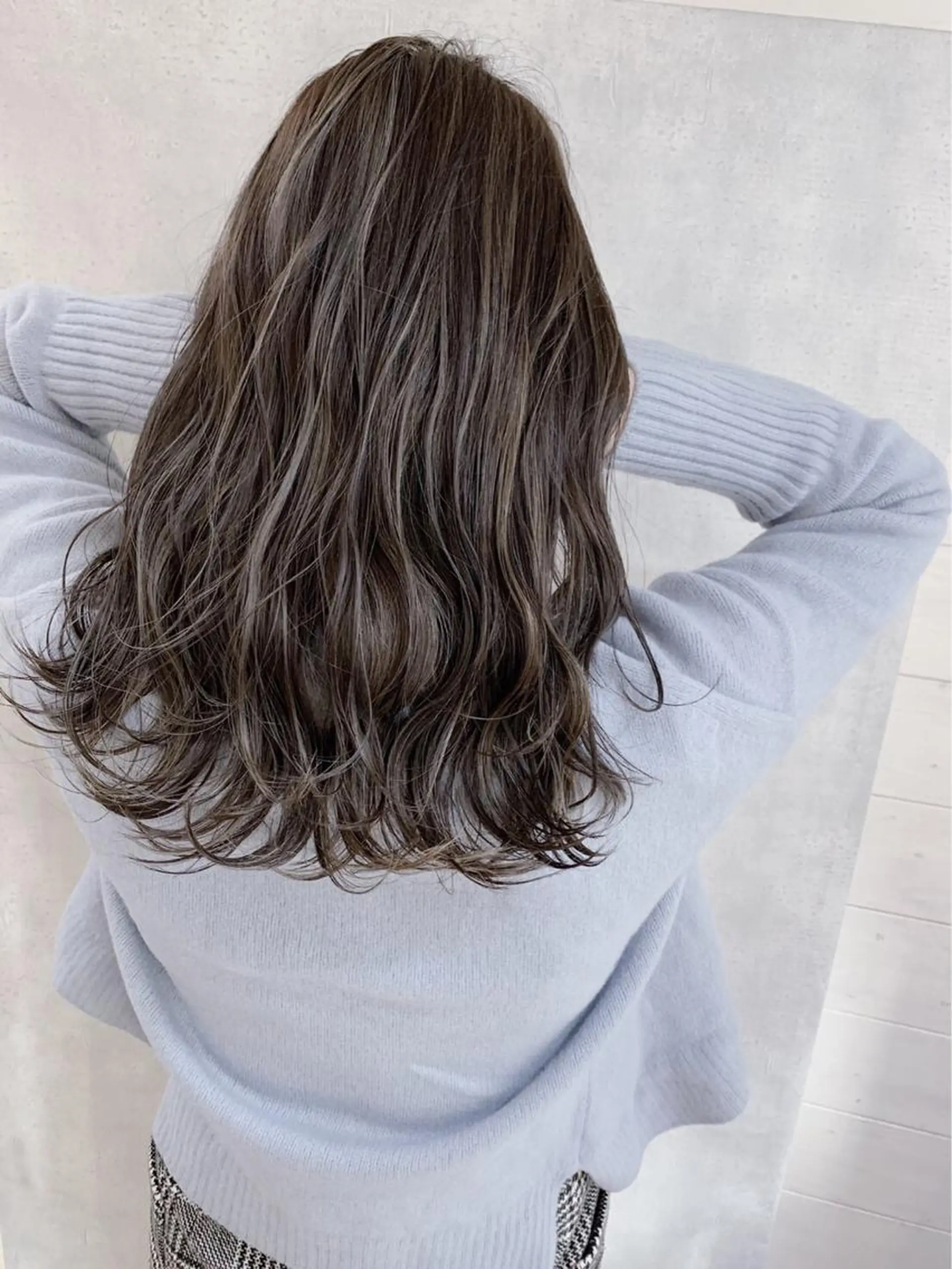 セミロング カラー ハイライトカラー ハイライト _WHITE 難波本店のヘアスタイル