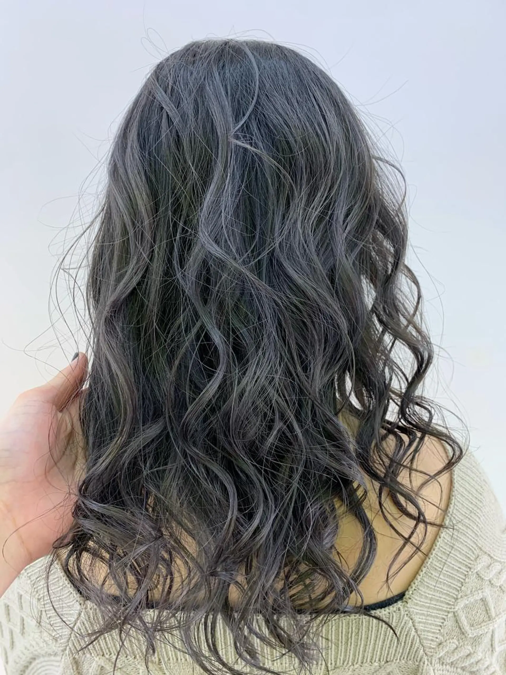 ロング アダチ コウスケのヘアスタイル