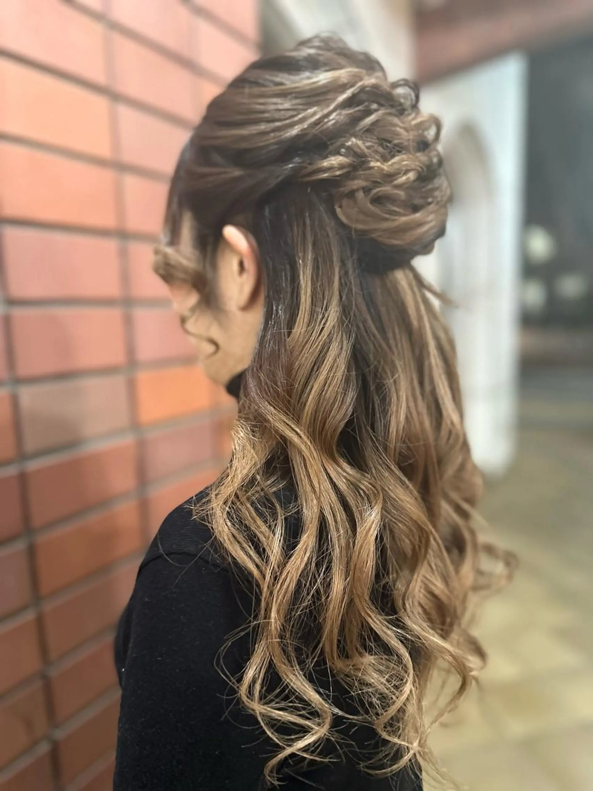 ロング ヘアカラー 横山 千春のヘアスタイル
