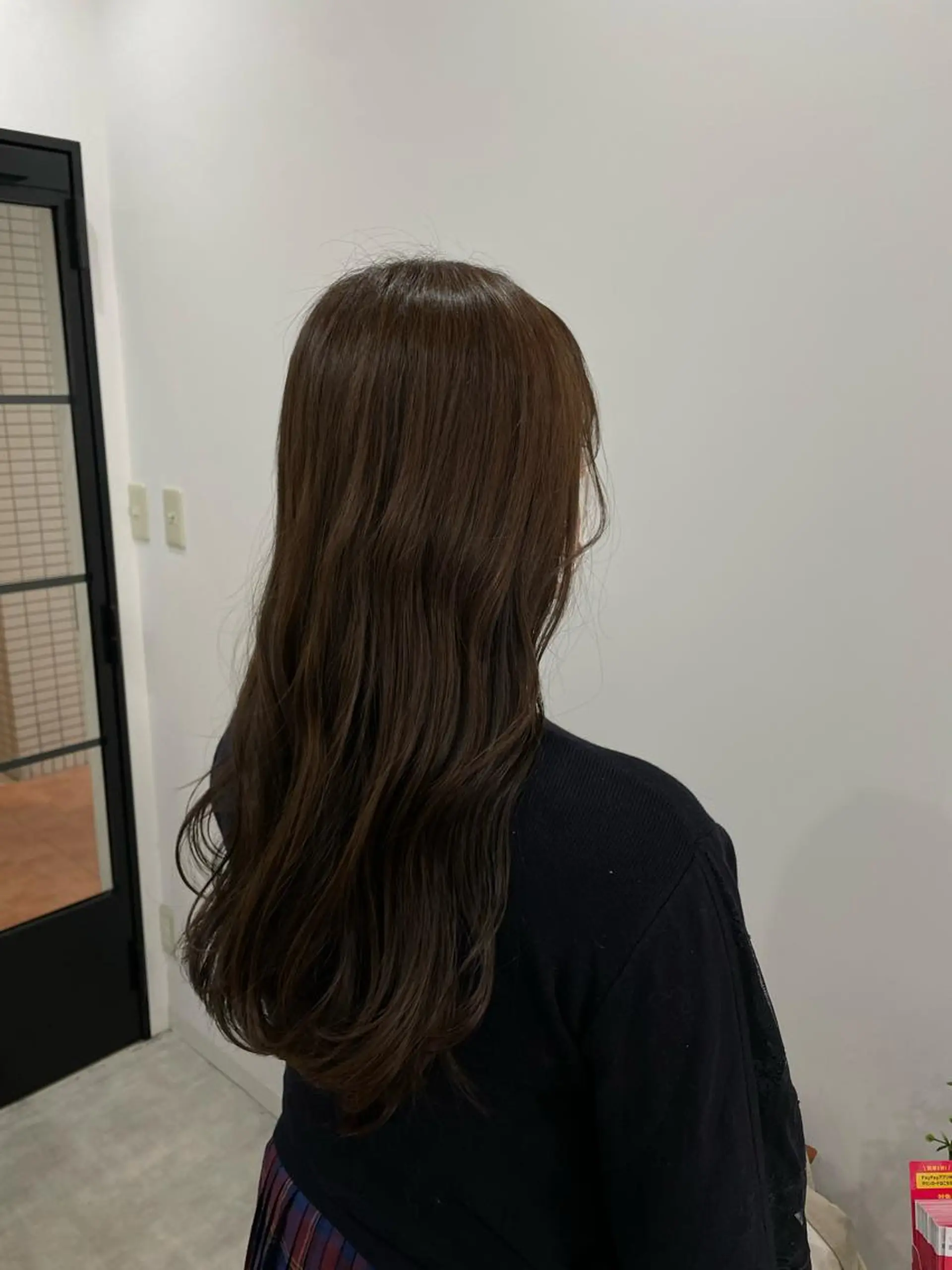 ロング カラー ニシザカ マナのヘアスタイル