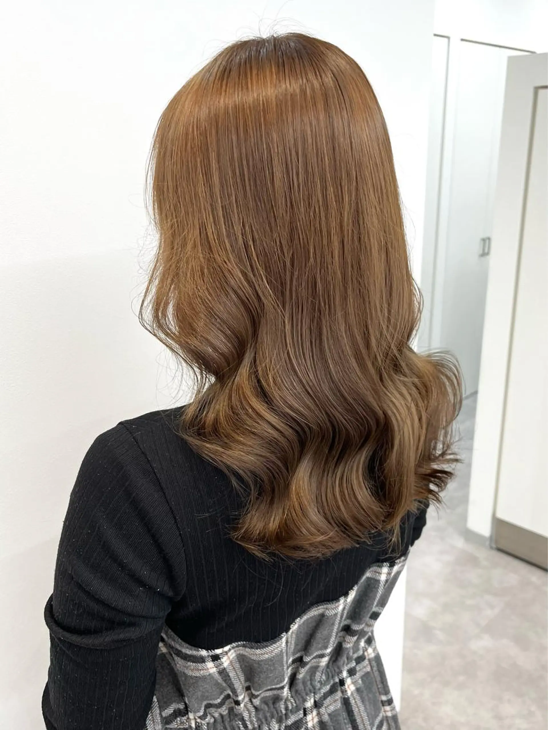 セミロング カラー charer eye salon所属・マブチ キサラのマツエク・マツパデザイン