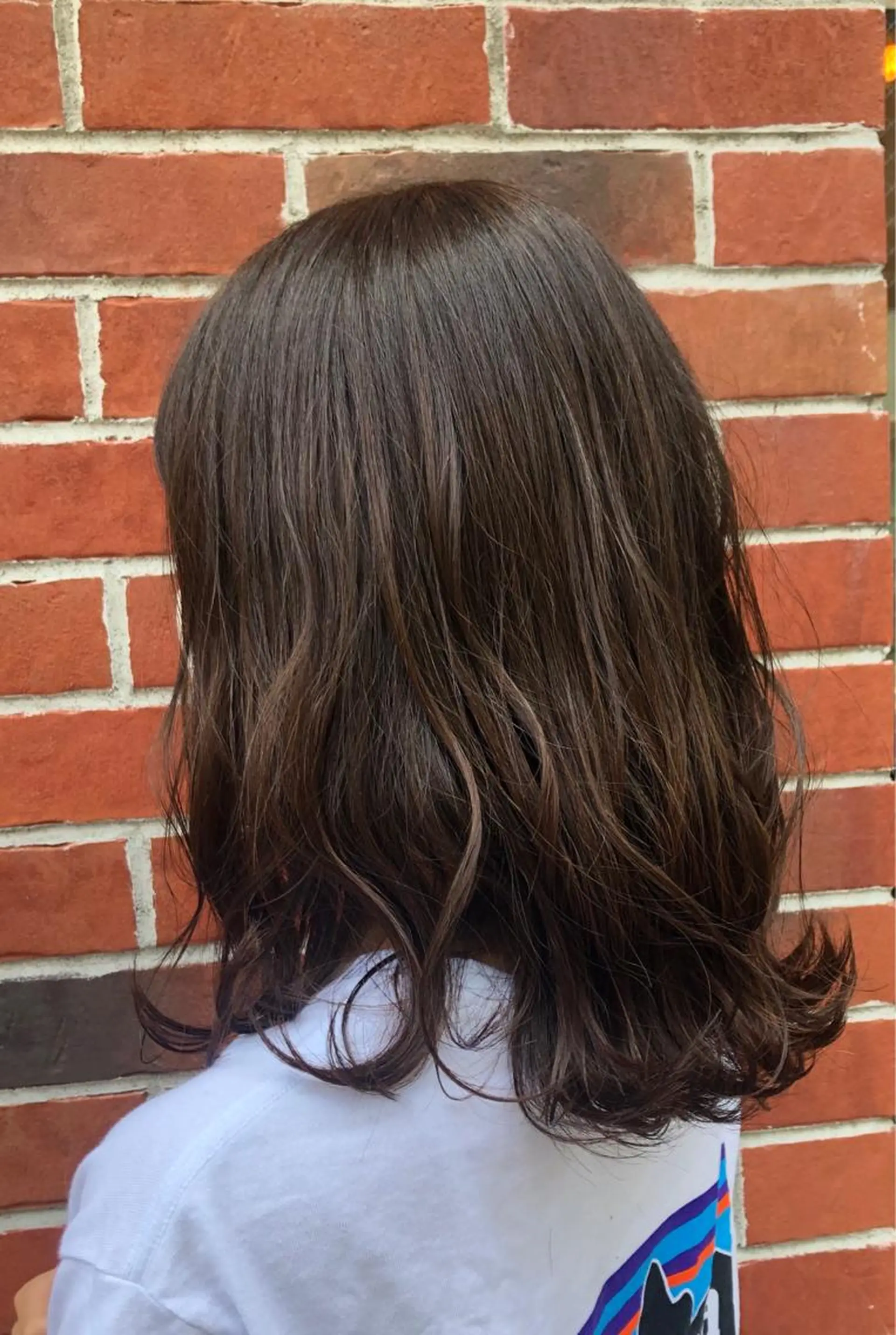 ミディアム 小林 愛花のヘアスタイル