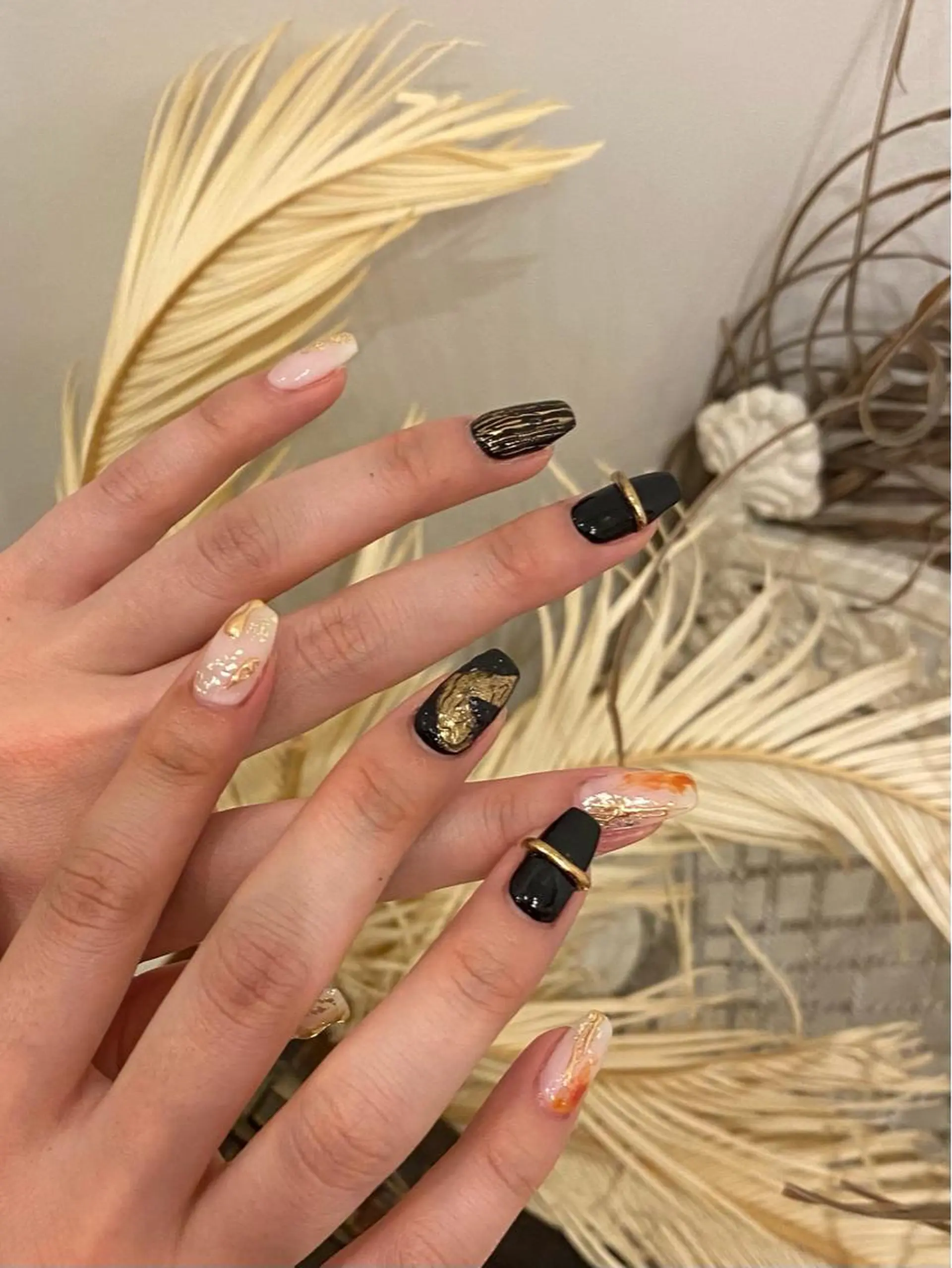 ネイル 成人式 ネイル&アイ　QUEEN&CRIMSON所属・眉WAX/ピーリング ホワイトニングの眉毛・アイブロウイメージ