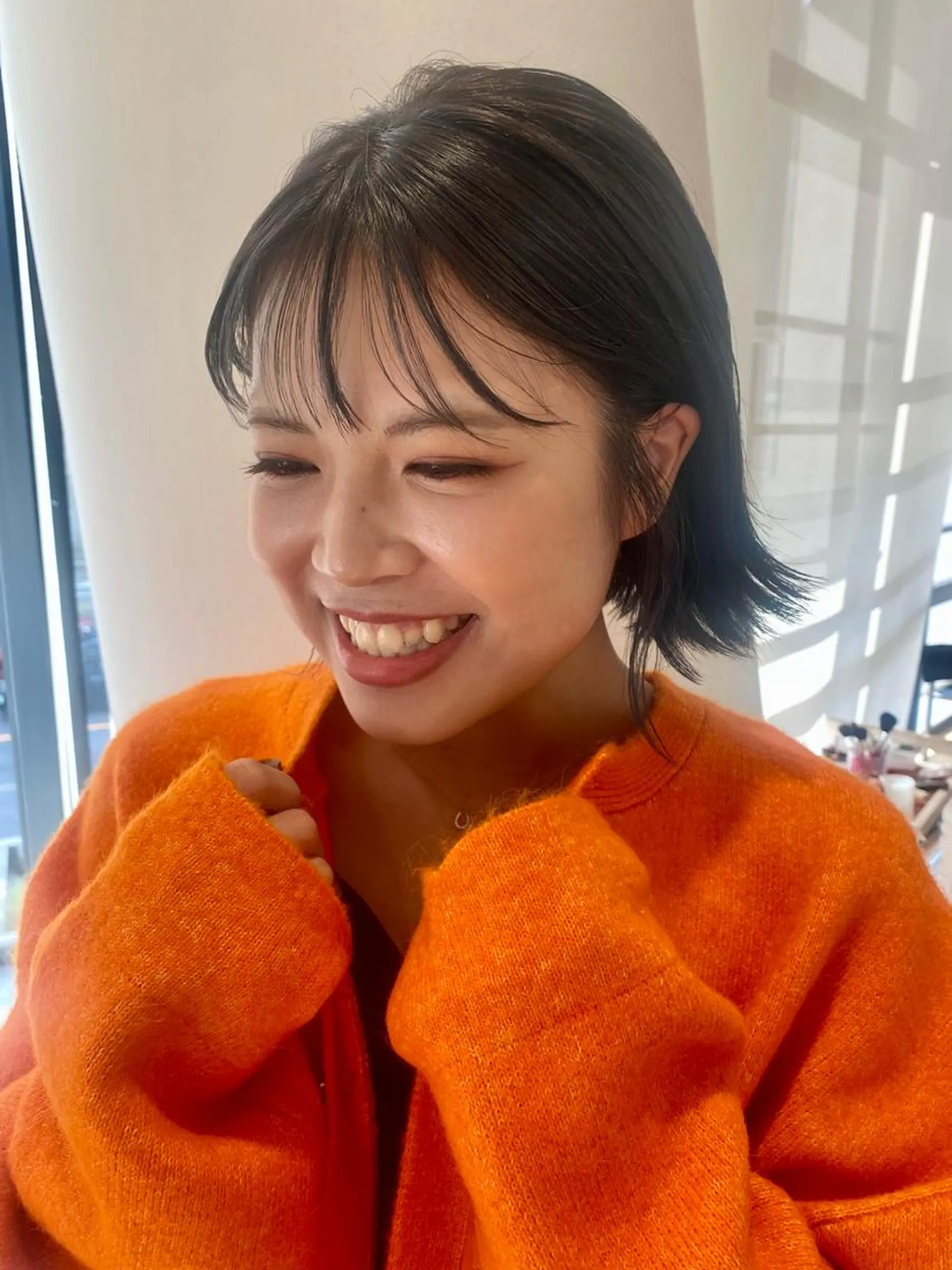 ショート カラー アイブロウ 増井 彩乃のヘアスタイル