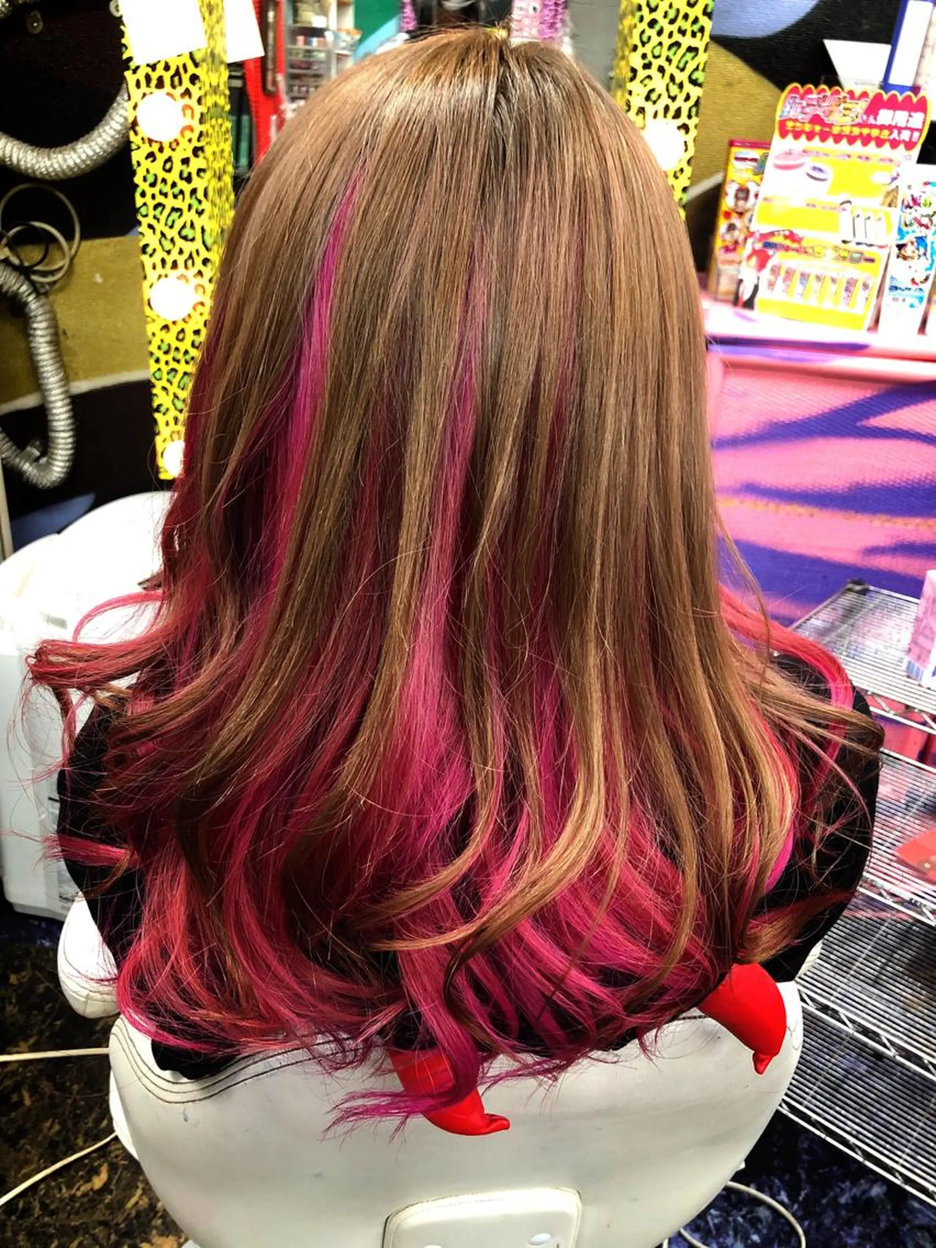 セミロング カラー インナーカラー ヘアカラー 今泉 周のヘアスタイル