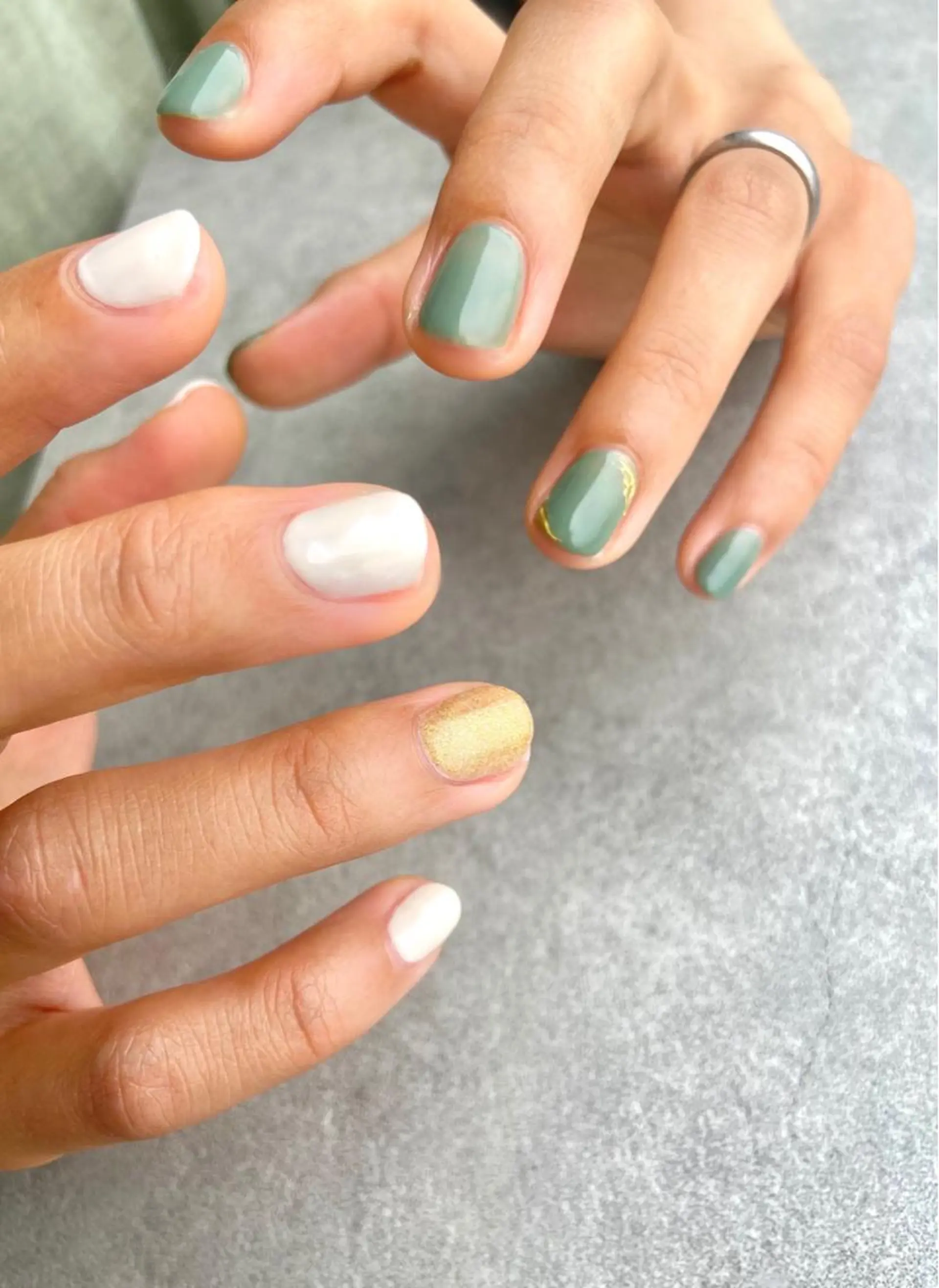 ネイル グリーン salon de oct.のネイルデザイン