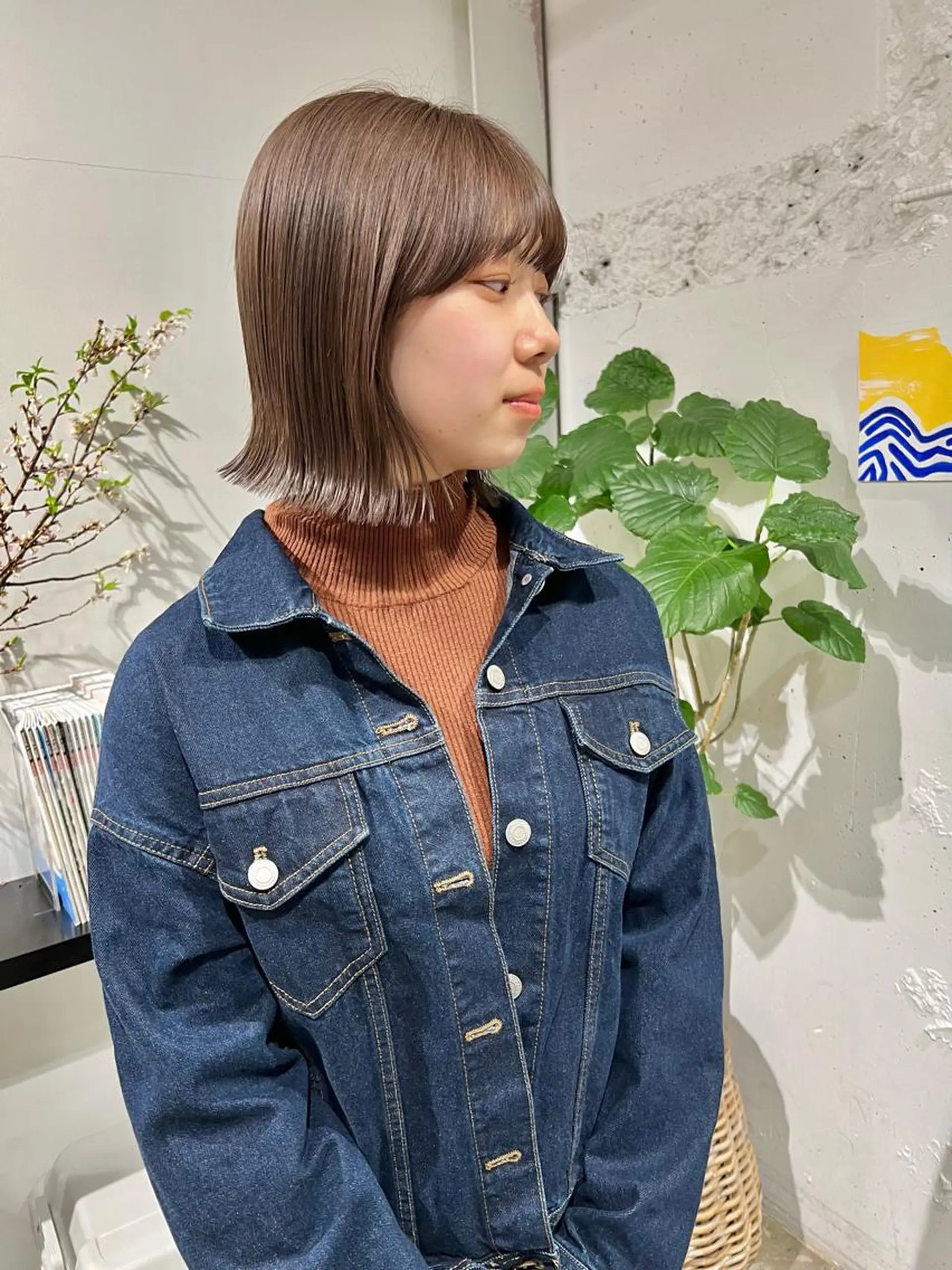 ミディアム カット ヘアカラー 石井 菜々のヘアスタイル