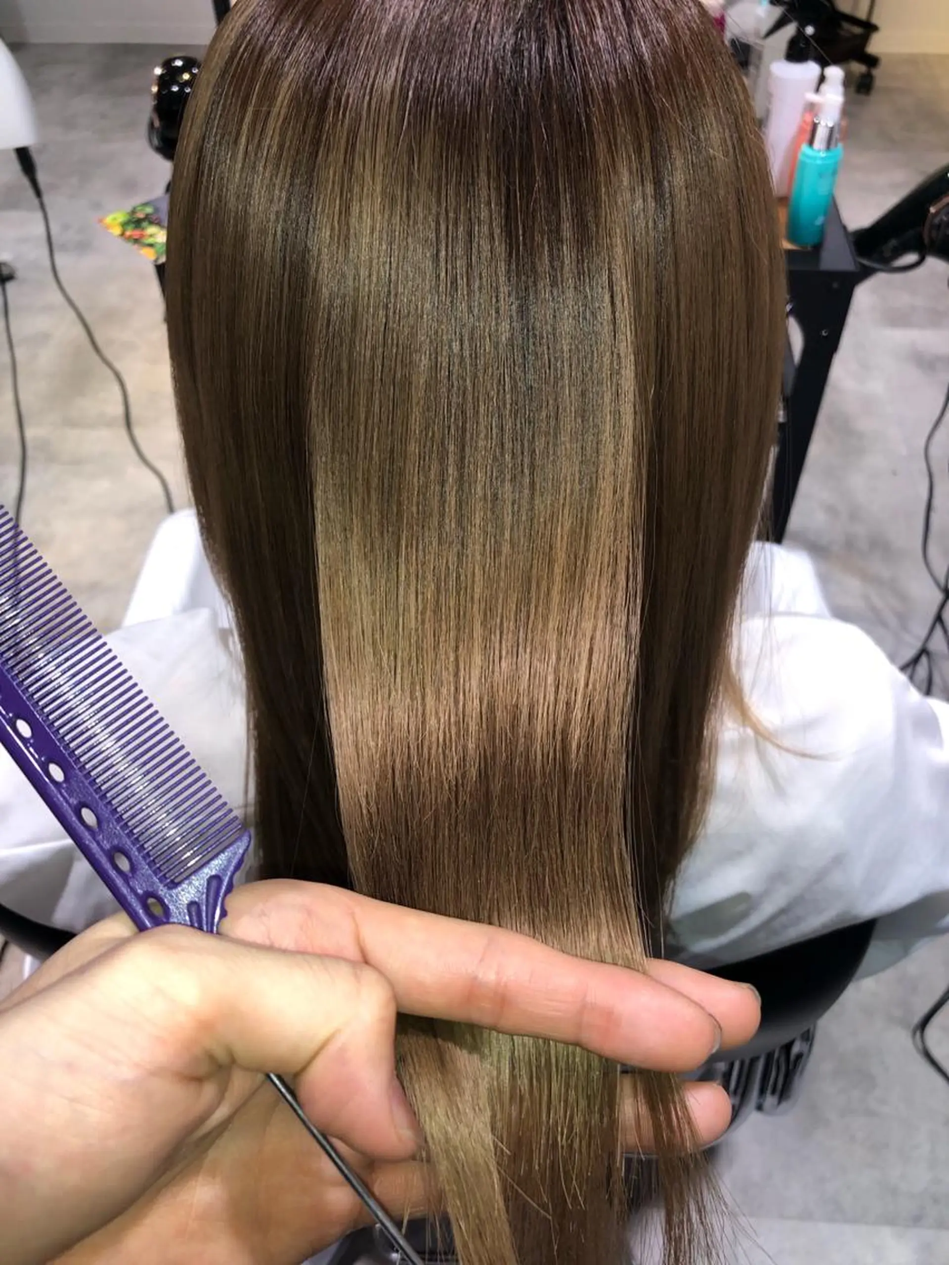 セミロング カラー GIEN 末吉 海斗のヘアスタイル