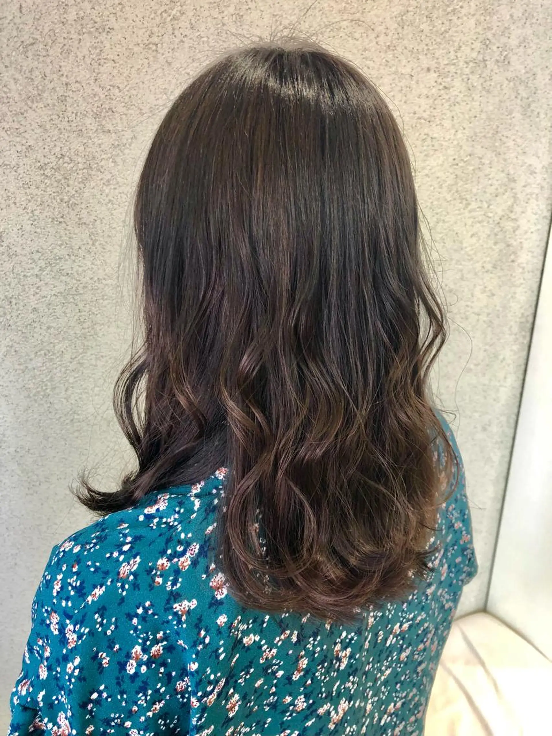 ロング カラー ブラウンカラー ナチュラルブラウン ヘアカラー トリートメント 阿部 美咲のヘアスタイル