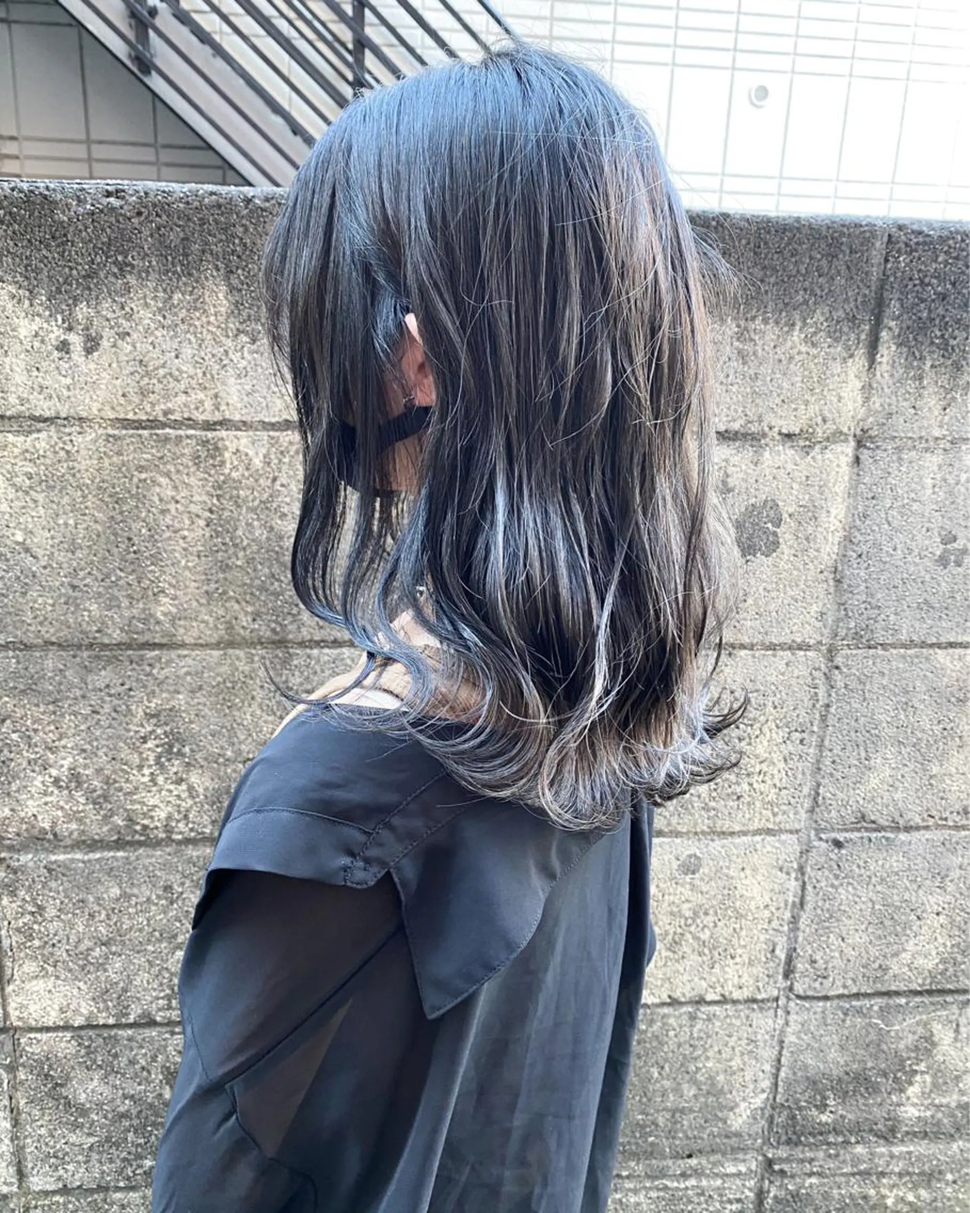 セミロング カラー ブリーチ 髪質改善、エクステ 山口卓哉のヘアスタイル