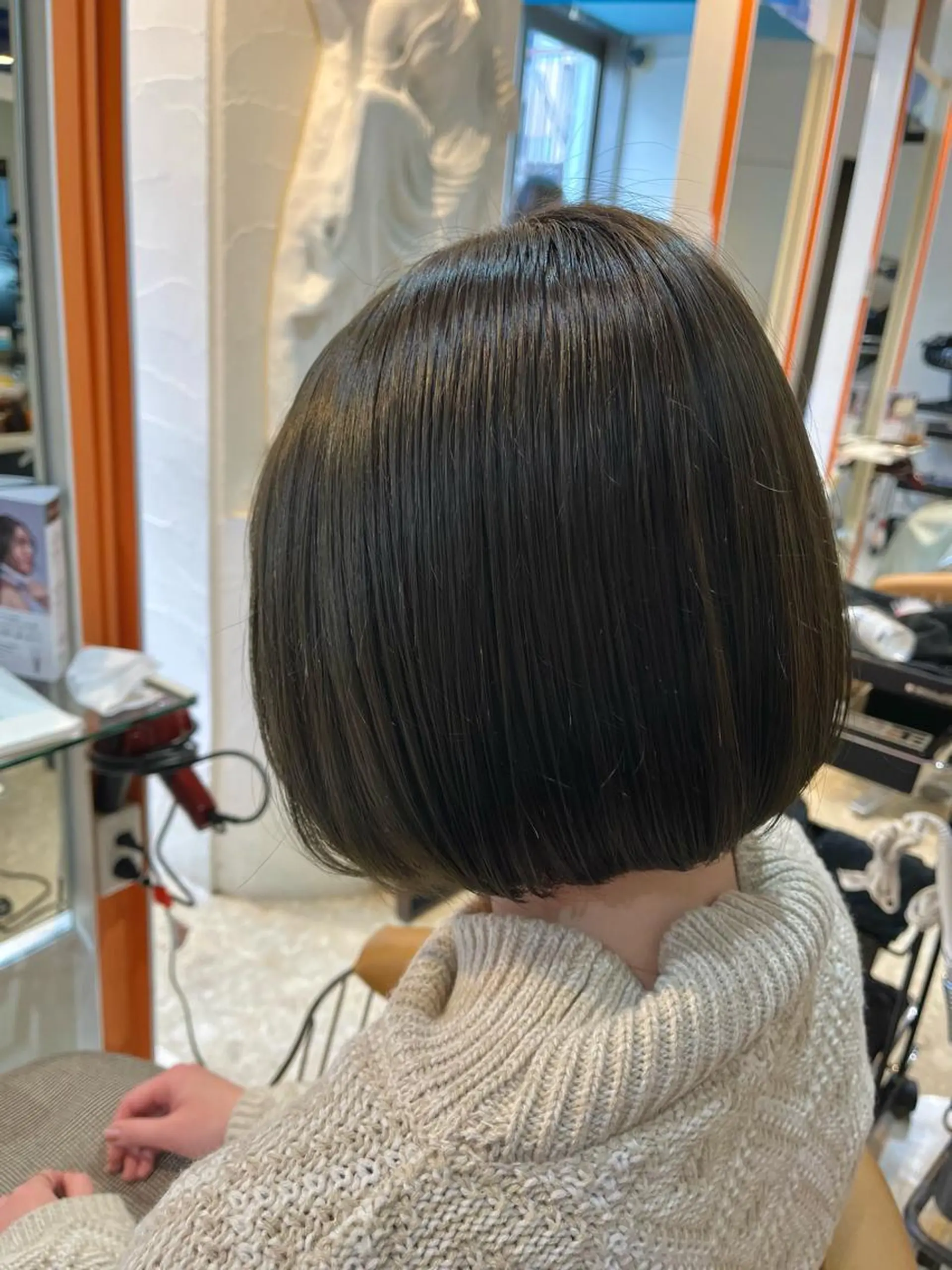 ショート カラー ヘアカラー トリートメント うしだ かおるのヘアスタイル