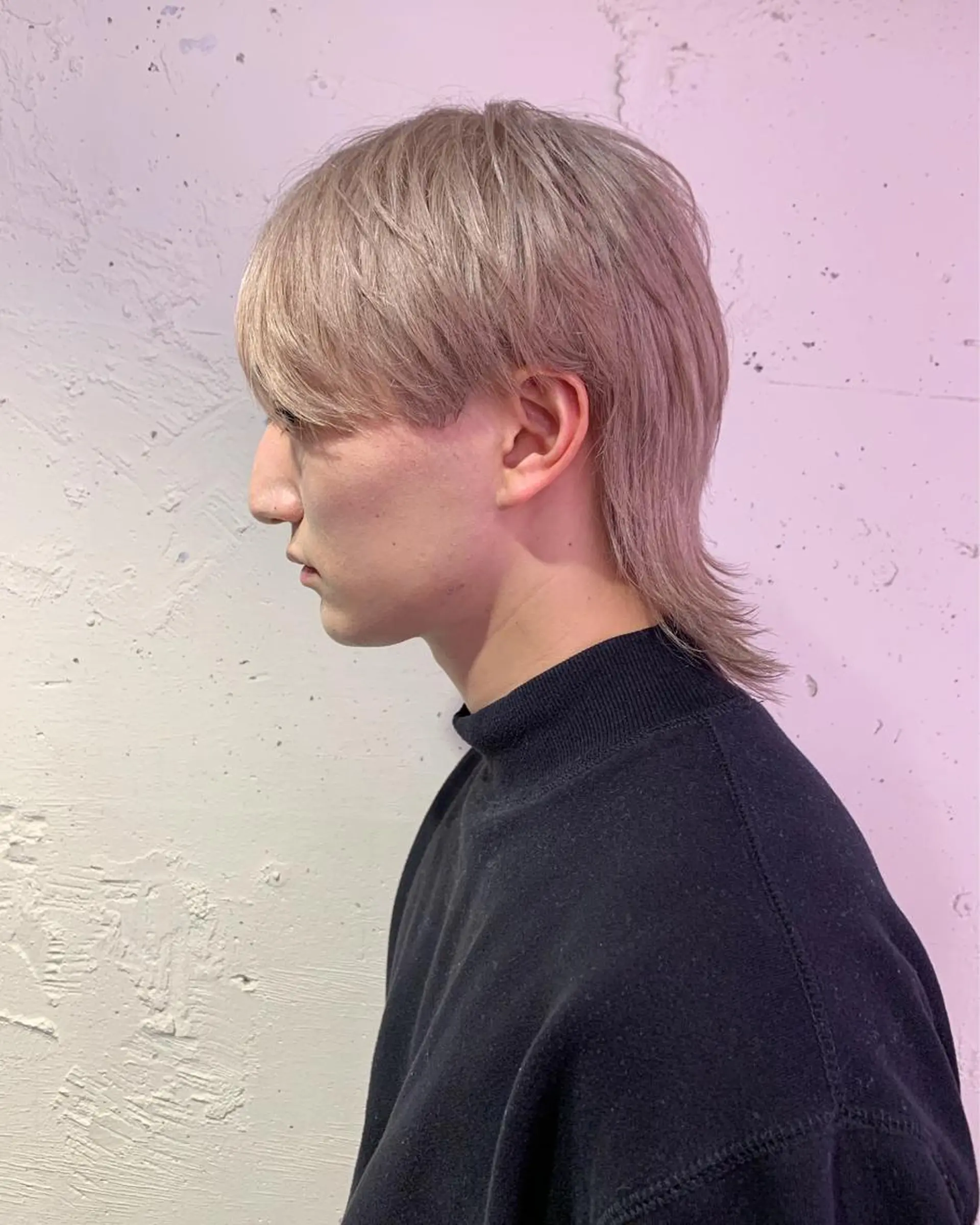 ミディアム カラー メンズ メンズブリーチ マッシュウルフ マッシュ メンズウルフカット ブリーチ 中性ウルフカット ケアブリーチ/ケイトのヘアスタイル