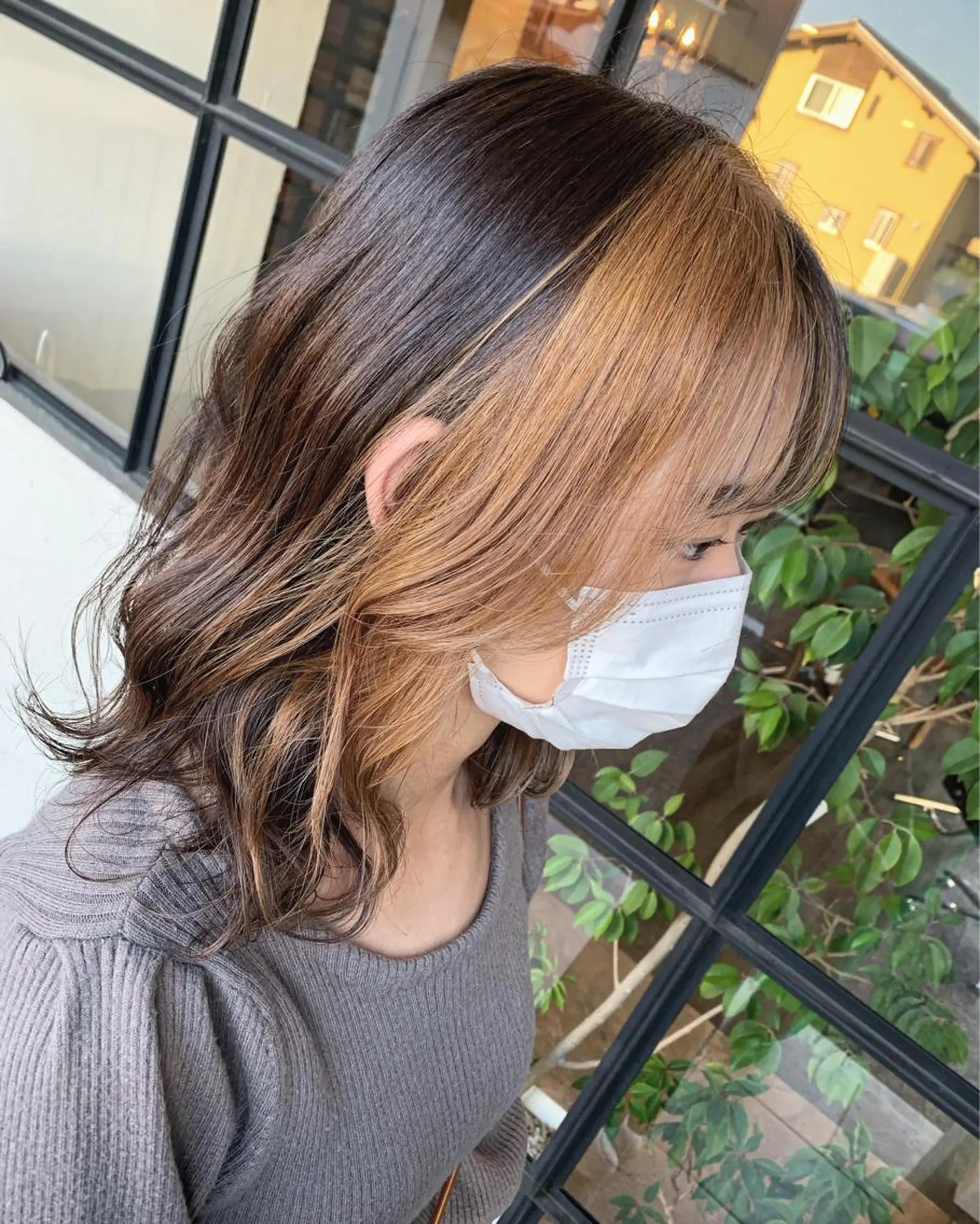 ロング カラー ミストバング ベージュカラー ブリーチ ブラウンカラー  フェイスフレーミング カット ヘアカラー Morpho Hair Product所属・井上 花音のヘアスタイル