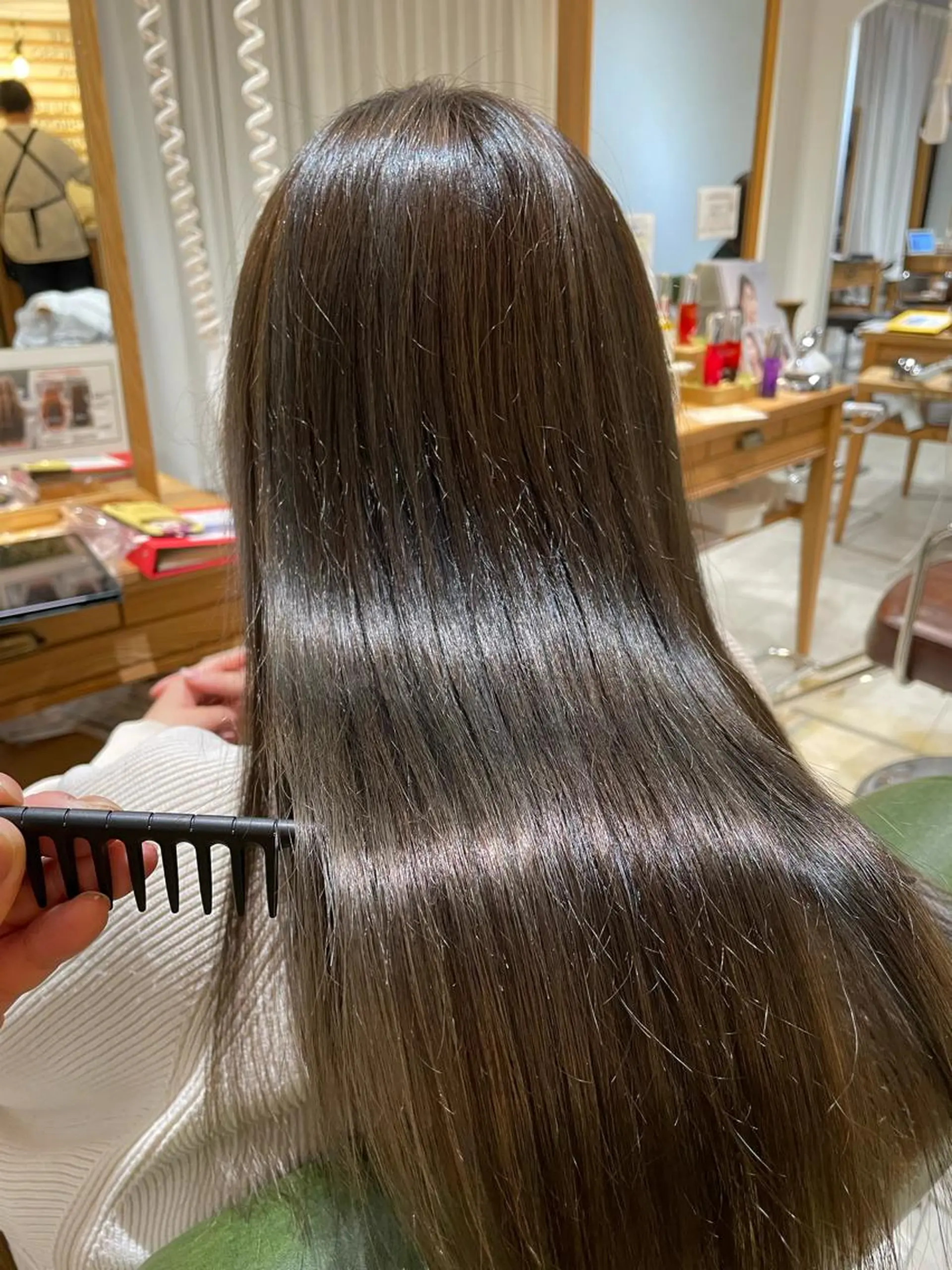 セミロング カラー 髪質改善 カット ヘアカラー トリートメント eins.hair所属・過去一の柔髪ヘア 🌿einshairのヘアスタイル