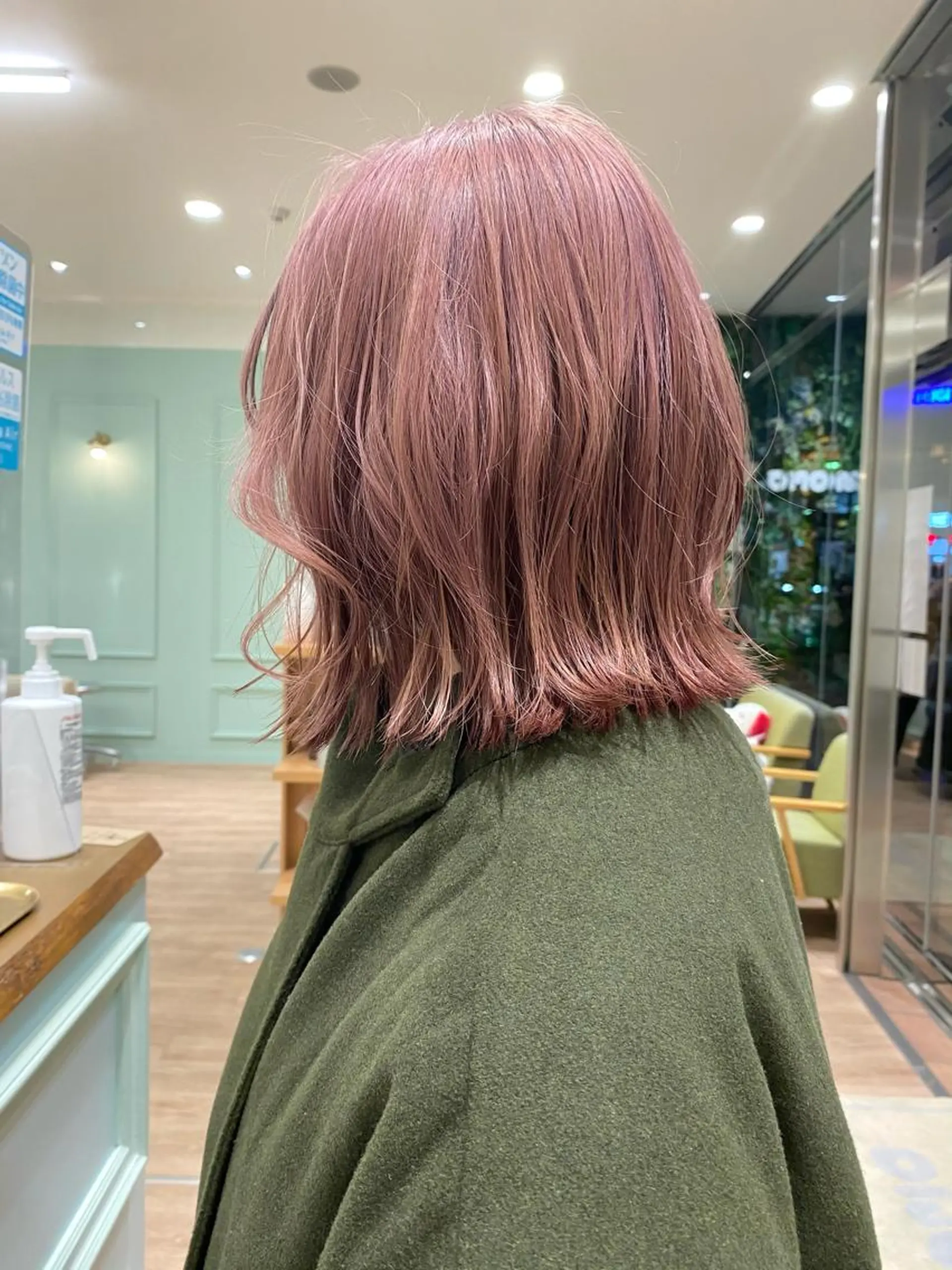 ショート カラー ピンクカラー ボブとパーマの達人 美容室難民の方は是非のヘアスタイル