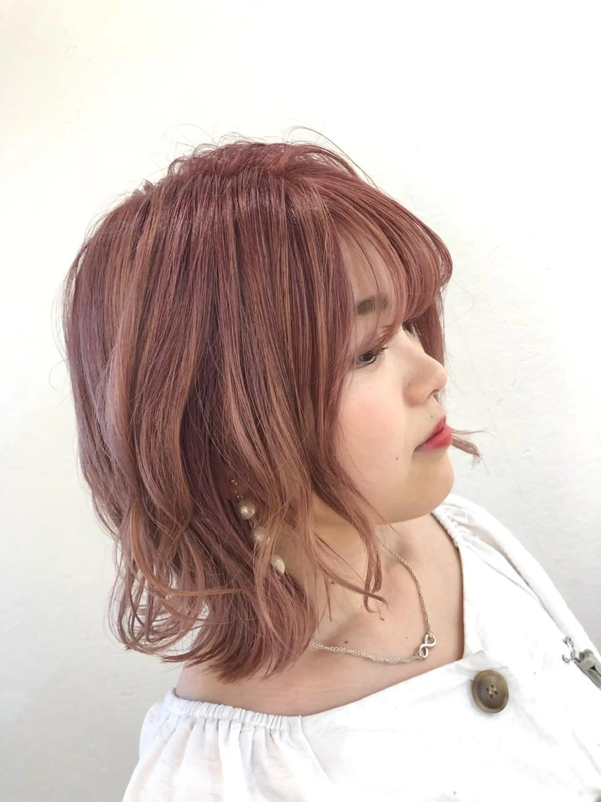 ミディアム 大場 優のヘアスタイル