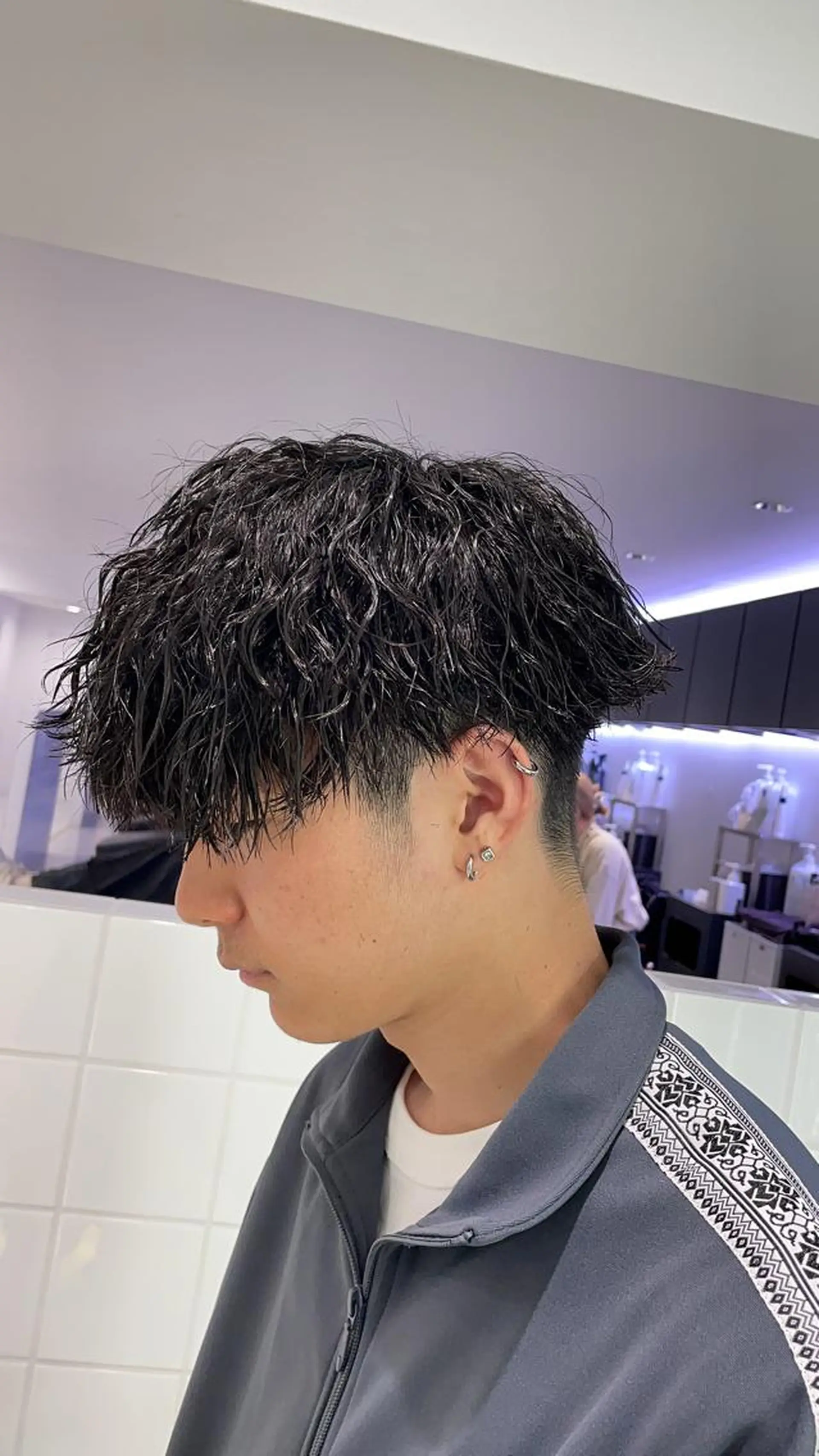 ショート パーマ ヘアアレンジ メンズ メンズパーマ 顔まわりカット の達人のヘアスタイル