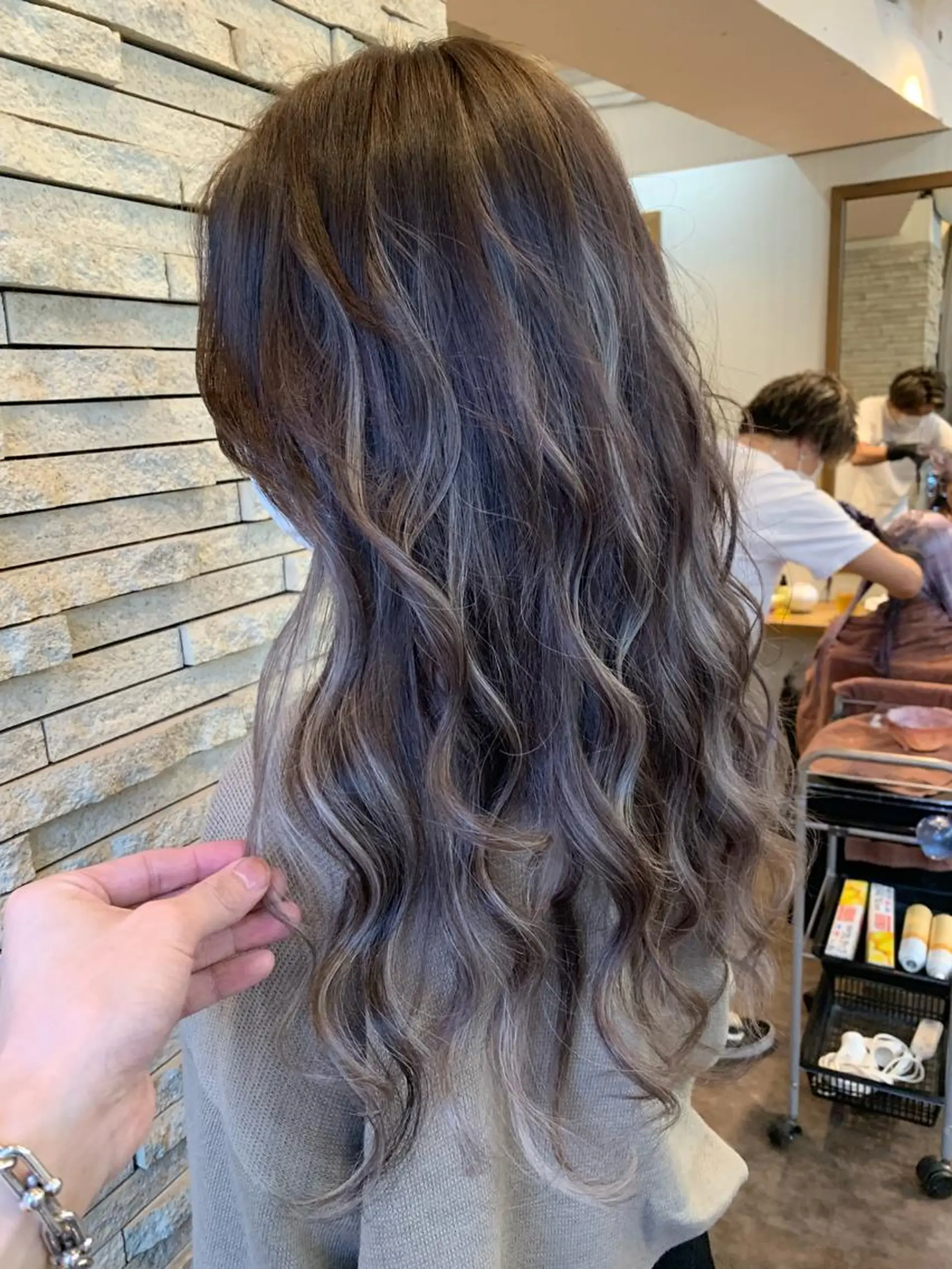 ロング カラー シールエクステ アッシュ アッシュグレー 透明感カラー ハイライトカラー JIL BLAN千葉所属・JIL BLAN千葉 代表 Toshikiのヘアスタイル