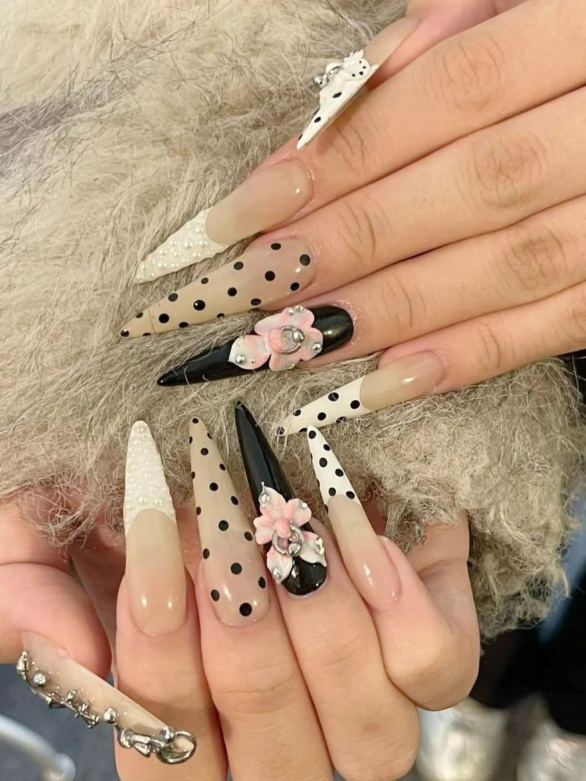 ネイル 長さ出し グラデーション 卒業式 キラキラネイル マグネットネイル Rin Nail池袋のネイルデザイン