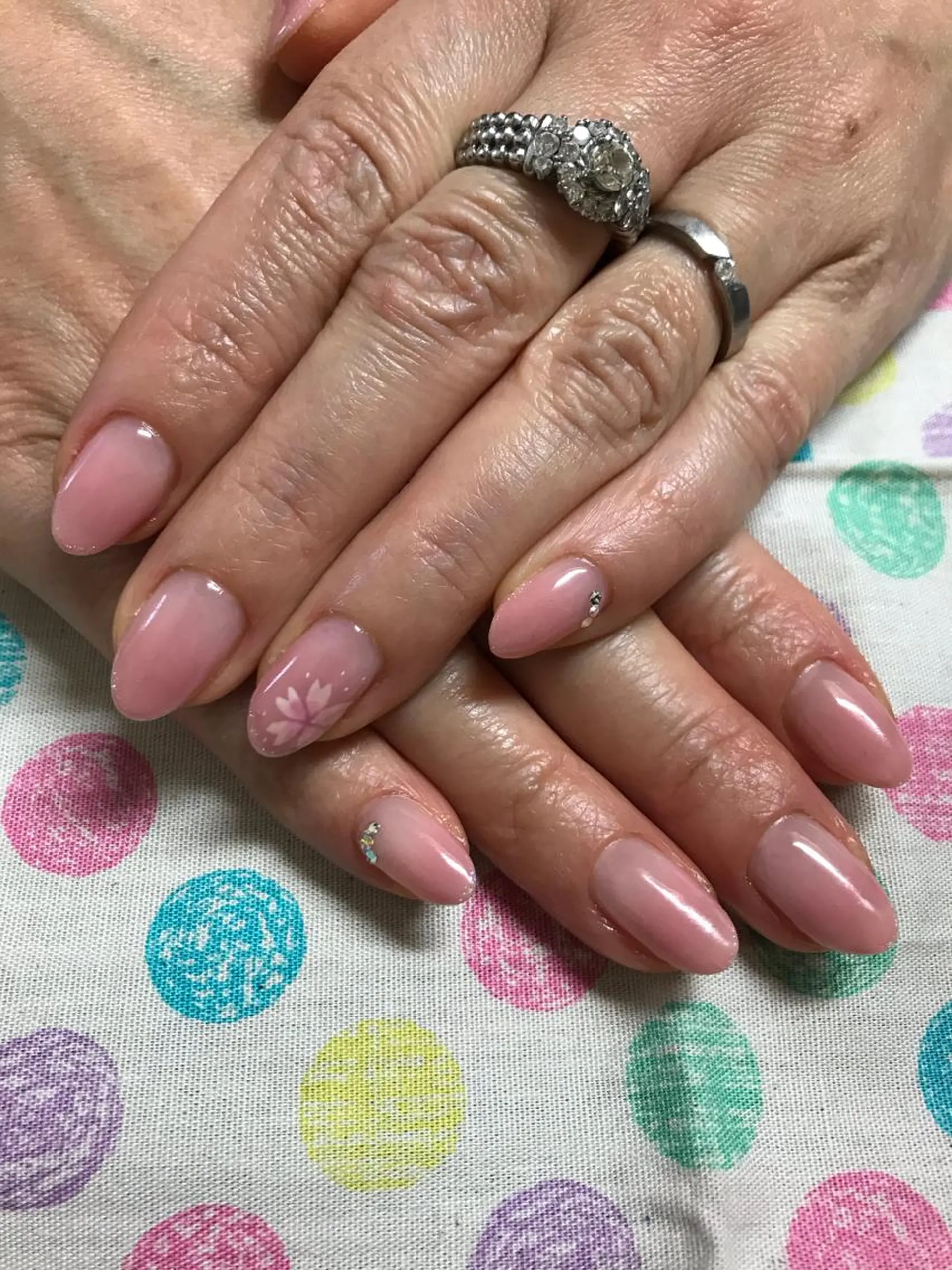 ネイル ハンドネイル みんなの店所属・仲谷 つかさのエステ・リラクイメージ