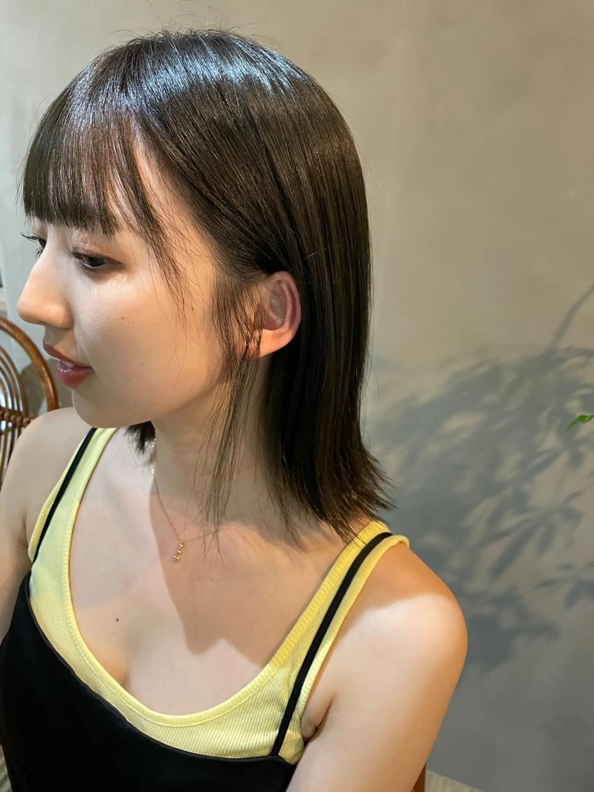 ミディアム カラー グレージュ オリーブグレージュ オリーブグレー OLTI所属・カジ エリナのヘアスタイル