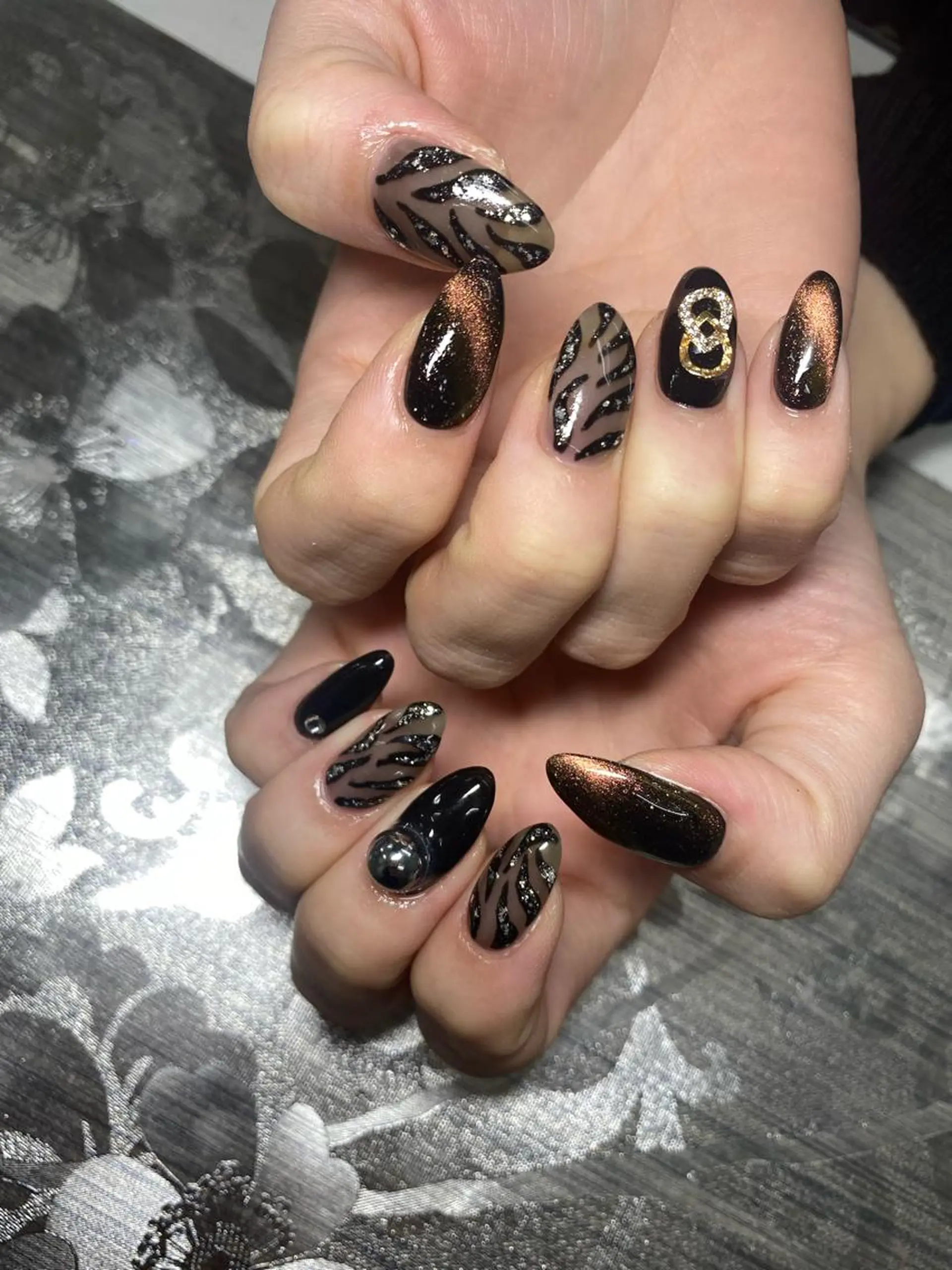 ネイル ハンドネイル I-nailロング /ワンホン/キラキラのネイルデザイン