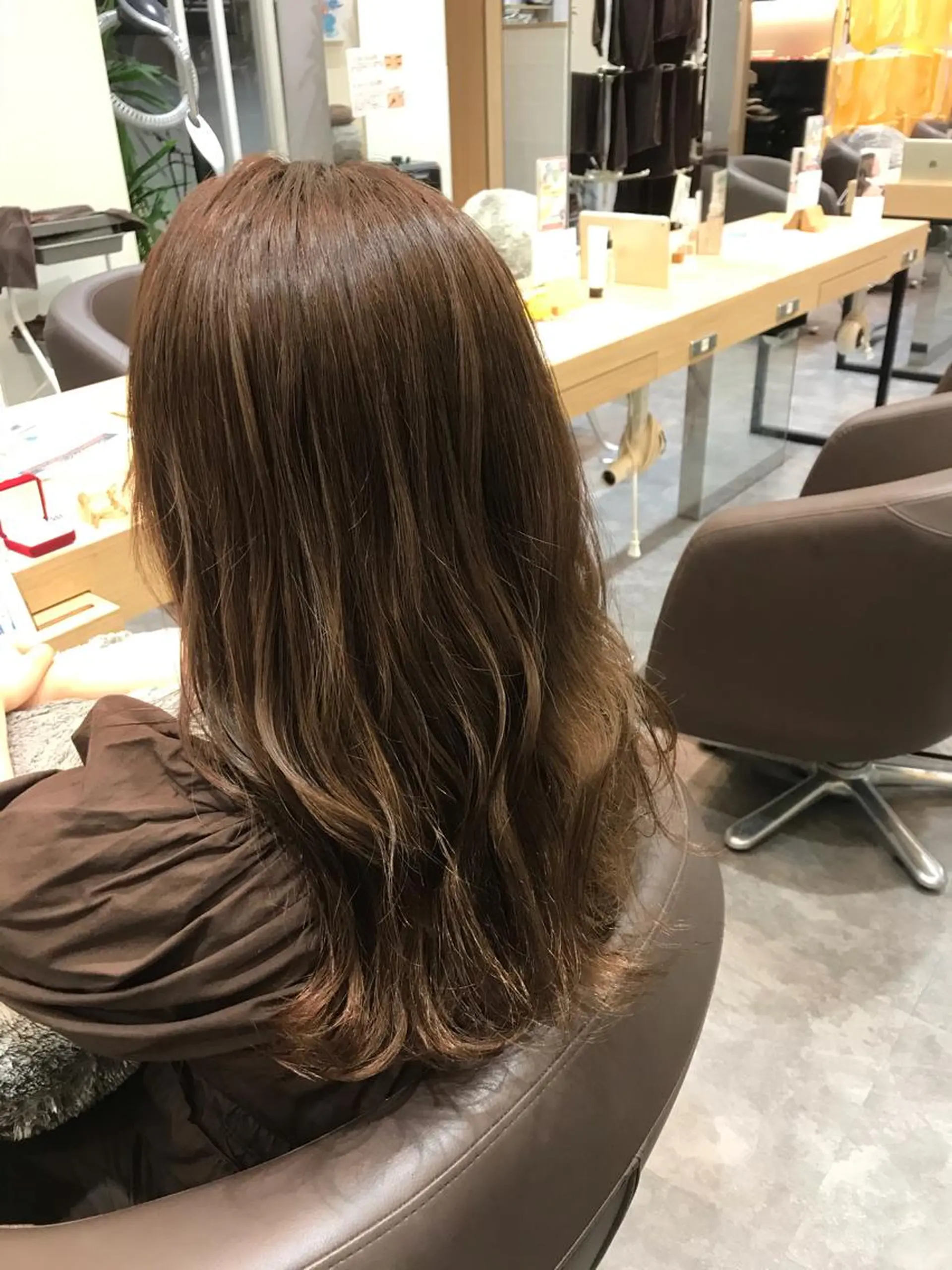 カラー ブリーチ グラデーションカラー 艶カラー🌟 透明感カラー🌟磯部のヘアスタイル