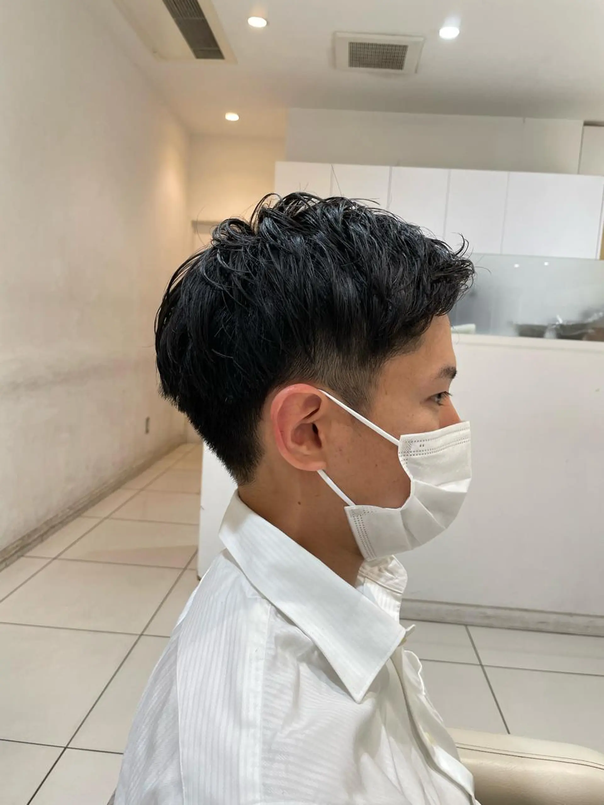 ショート パーマ メンズ メンズパーマ JERICHO HAIR所属・ユ カの眉毛・アイブロウイメージ