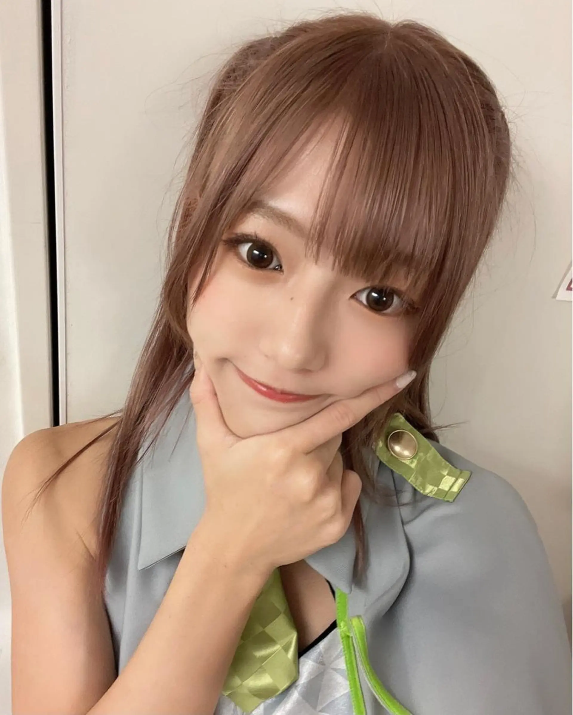 ミディアム カラー ベージュカラー ブリーチ ケアブリーチ ミルクティーベージュ ヘアカラー ブリーチ＆カラーが 得意☀️望月宣雄☀️のヘアスタイル