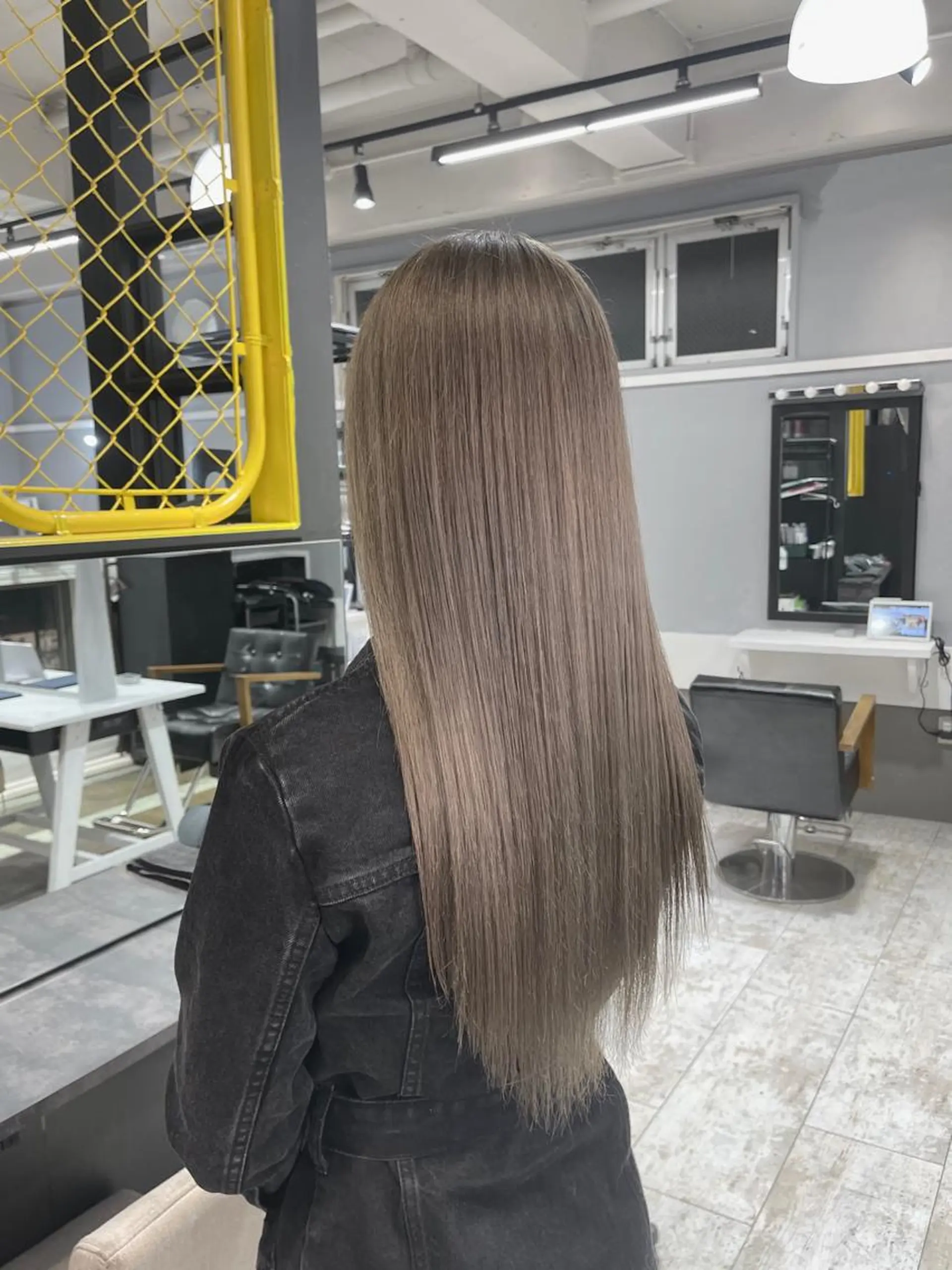 ロング カラー ヘアカラー トリートメント TATSUブリーチ/ ミルクティーベージュのヘアスタイル