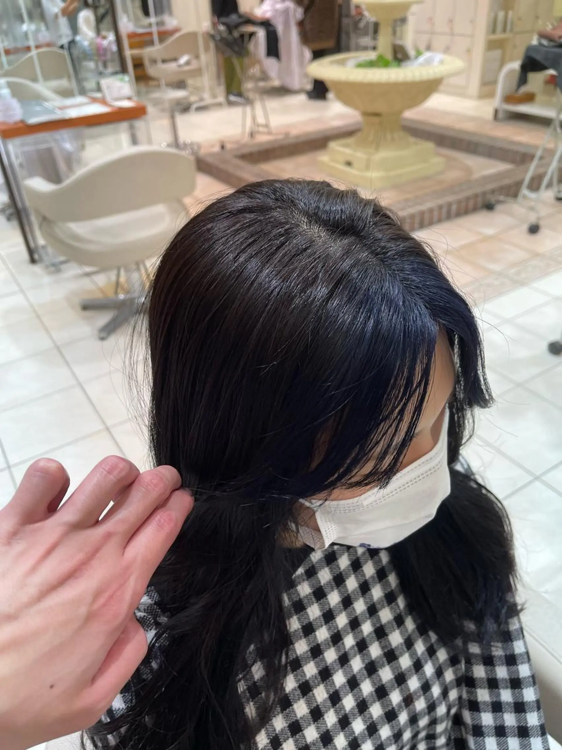 セミロング カラー ネイビーカラー カネヒラ リョウスケのヘアスタイル