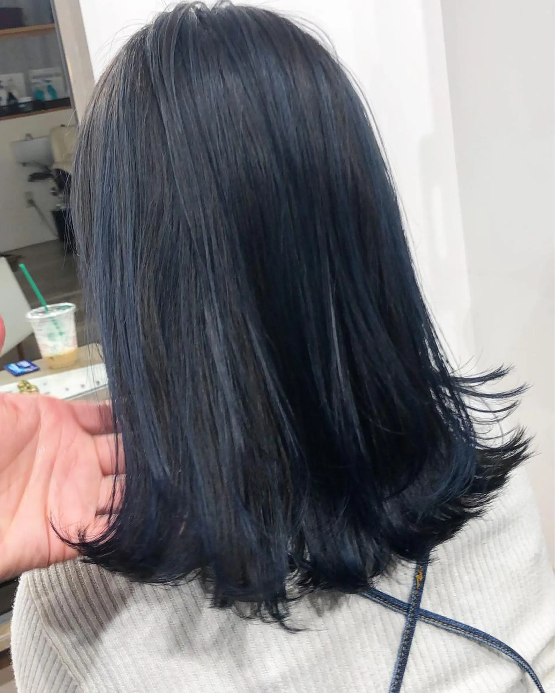 ミディアム カラー タカハシ ユウキのヘアスタイル