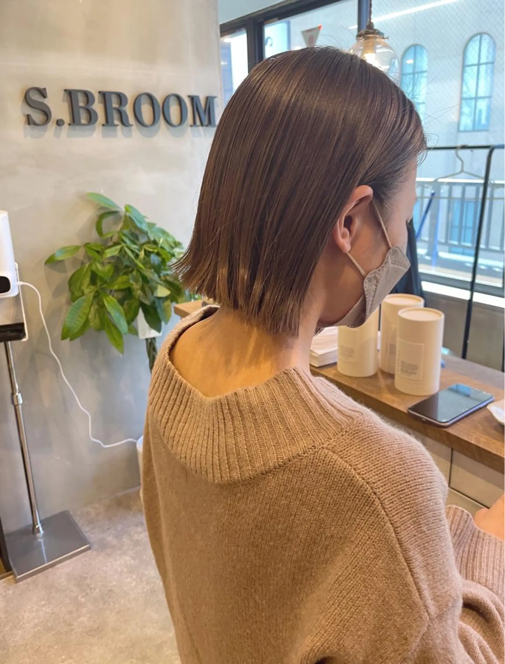 ショート カラー ベージュカラー ボブ ヘアカラー トリートメント S.BROOM なんばTAKUYAのヘアスタイル