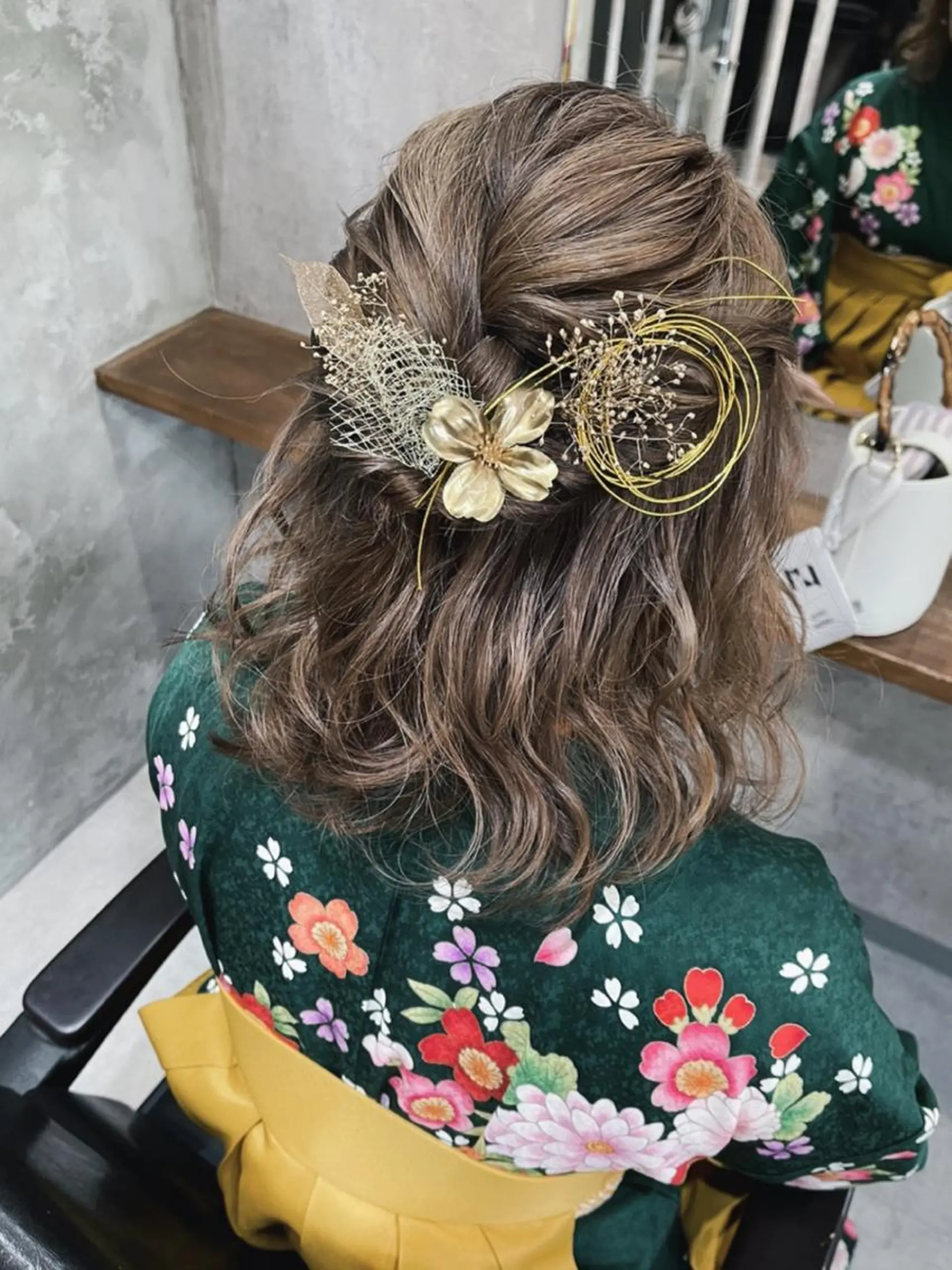 ミディアム ヘアアレンジ 成人式 結婚式・ブライダル 入学式 卒業式のヘアスタイル ヘアセット 松井那津子 /ハイライトブリーチのヘアスタイル