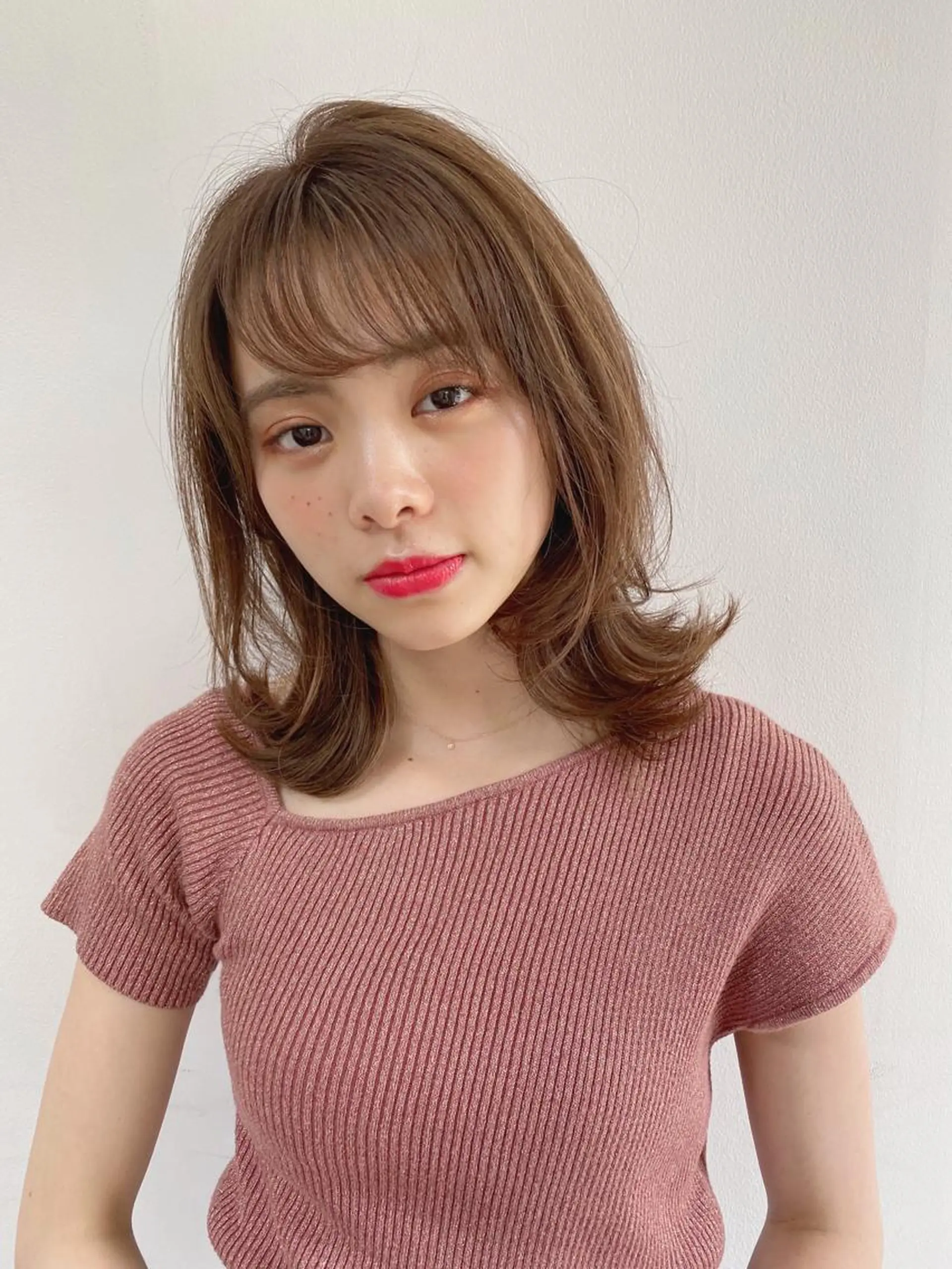 ミディアム レイヤーカット 山本翔一郎 韓国顔周りレイヤーのヘアスタイル