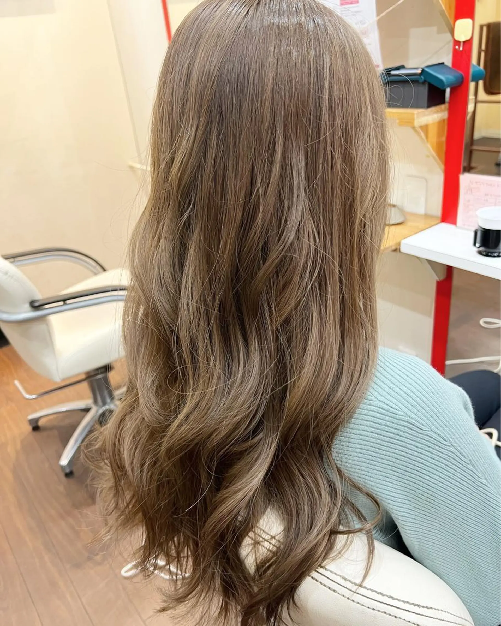 ロング カラー アッシュ ベージュカラー まさき✂︎ブリーチ／ デザインカラーのヘアスタイル