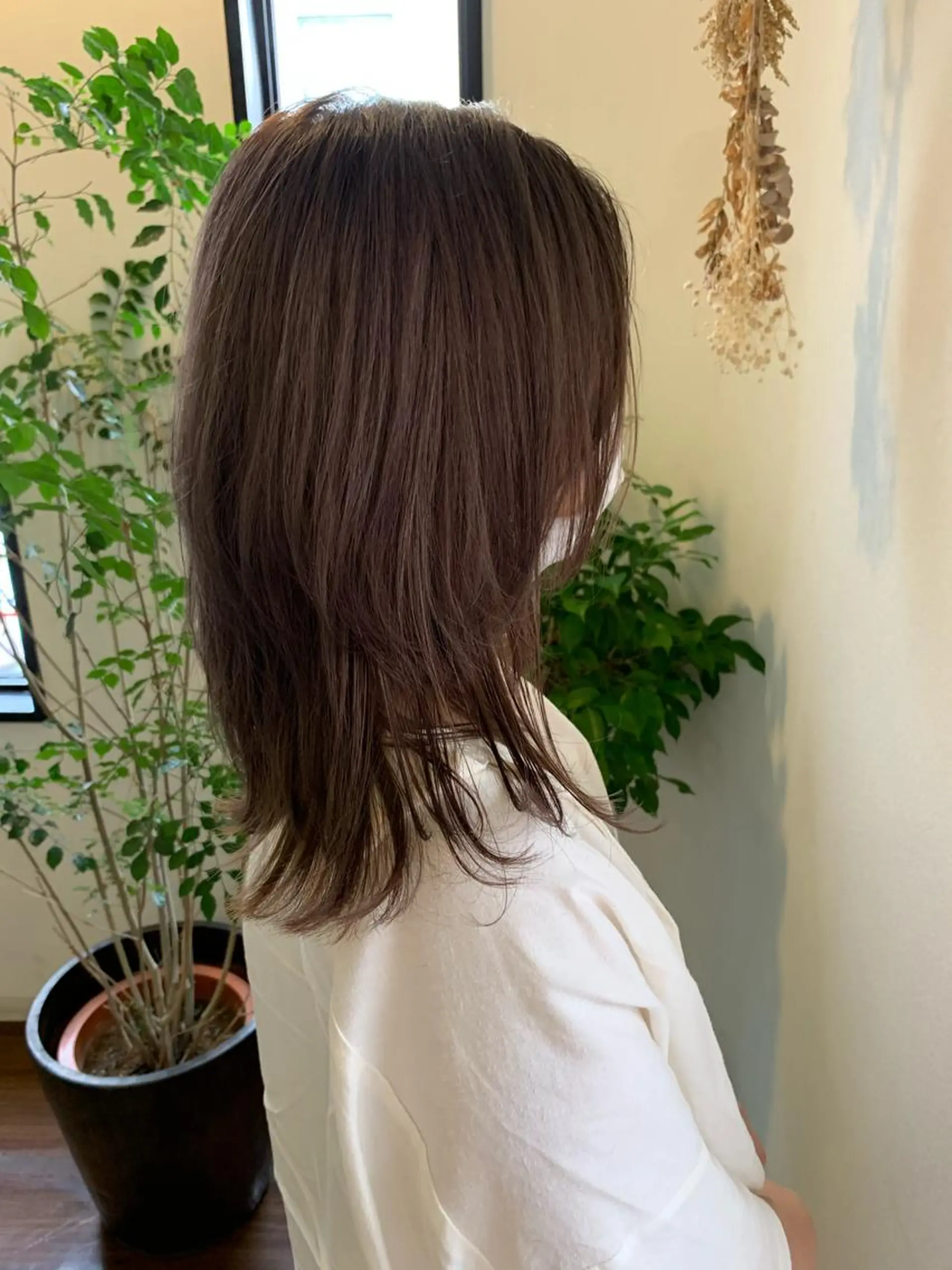 セミロング カラー ママ美容師まつげ 🤍まき🤍のマツエク・マツパデザイン