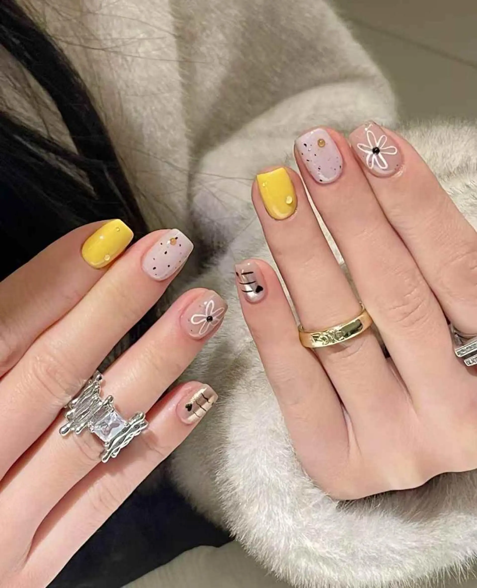 ネイル VIVIAN リサのネイルデザイン