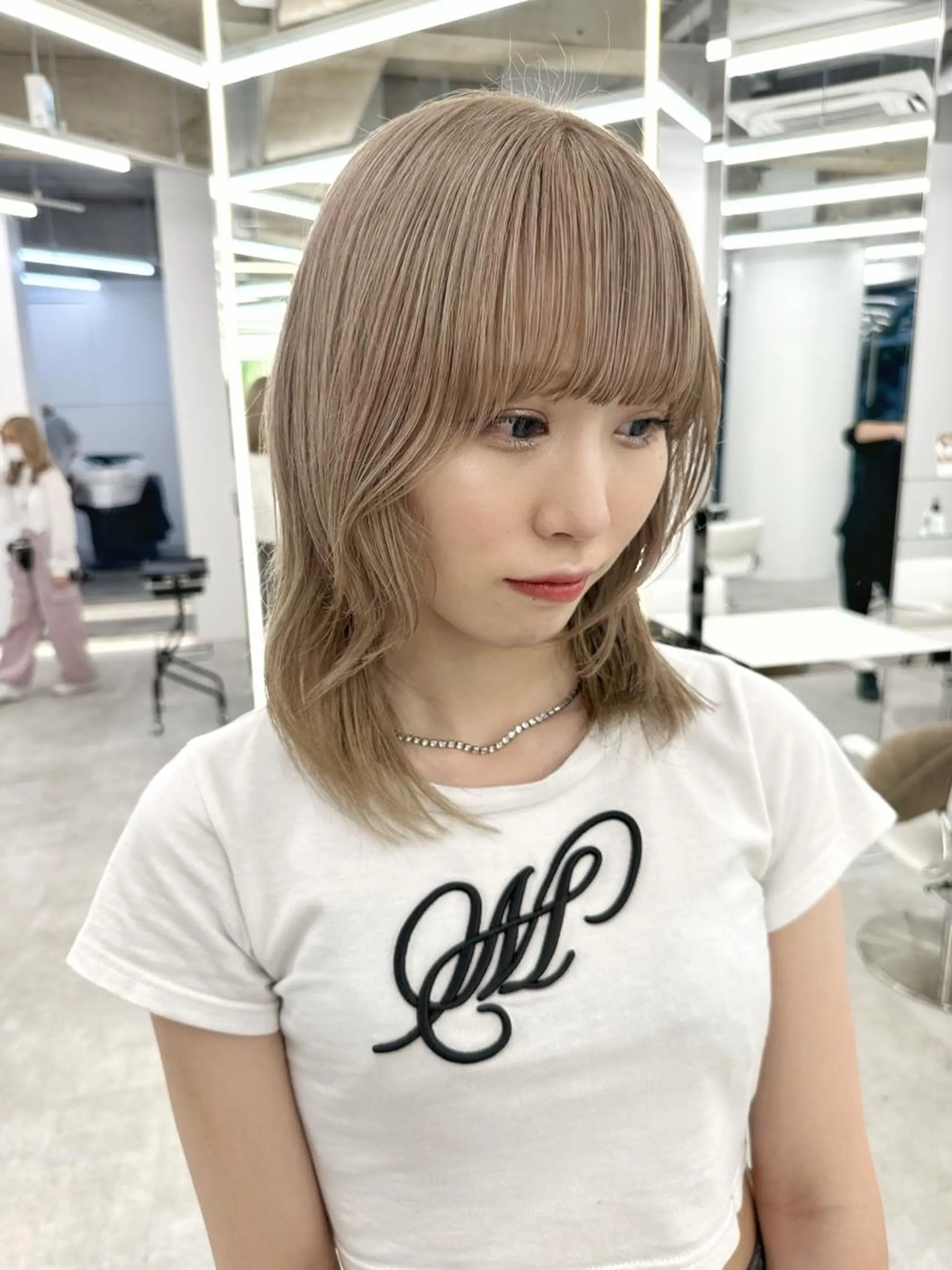 ミディアム カラー ベージュカラー ブリーチ ブロンド ブロンドベージュ ミルクティーベージュ ブリーチ指名No.1 Daikiのヘアスタイル