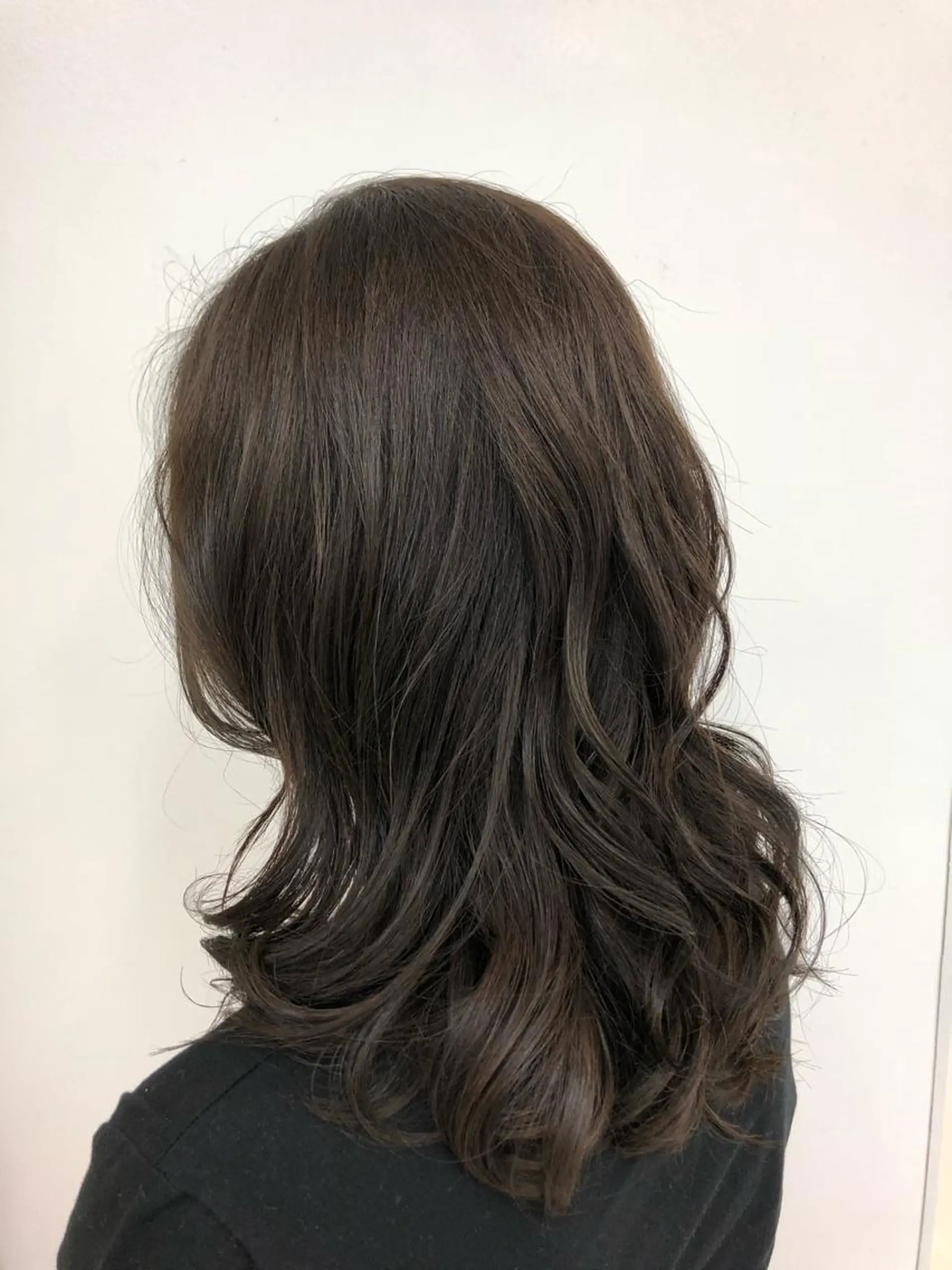 セミロング カラー イルミナカラー Ｄirector 　徳久　真紀の眉毛・アイブロウイメージ