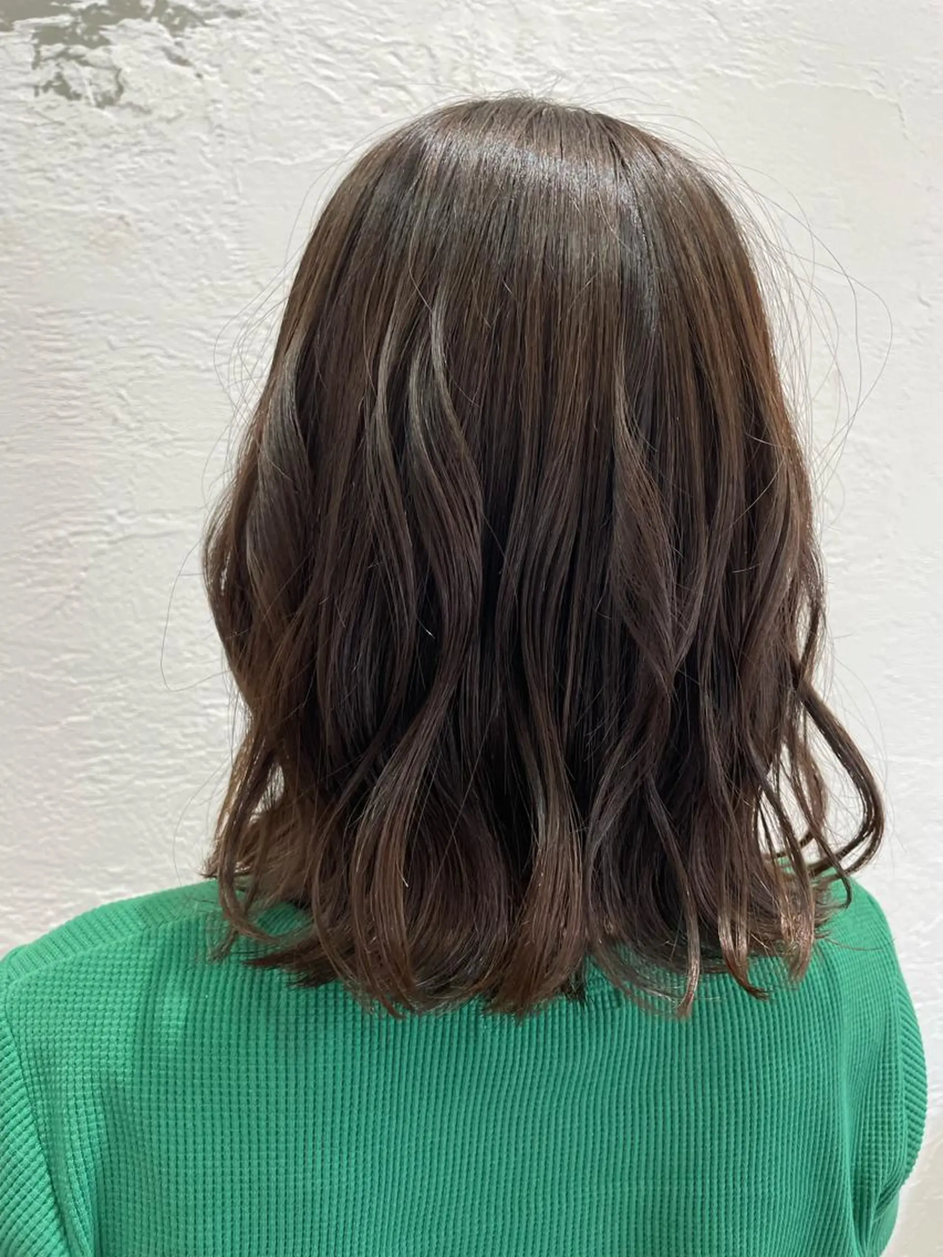 ミディアム カラー fio マナミのヘアスタイル