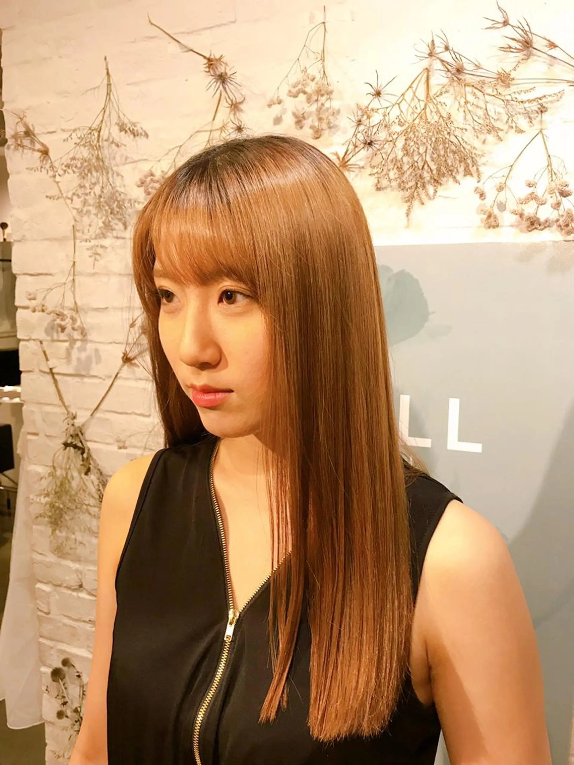 ロング カラー ベージュカラー トリートメント 酸熱トリートメント ヘアカラー トリートメント 普通の美容室じゃない ⁉️/若林のヘアスタイル