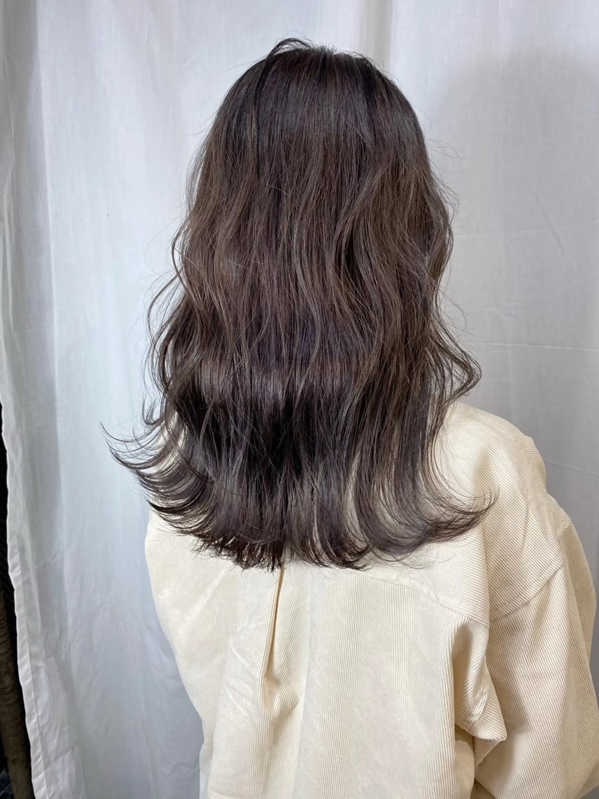 ロング カラー グレージュ ミルクティーグレージュ Piaコータロー ハイトーン&‪ボブのヘアスタイル