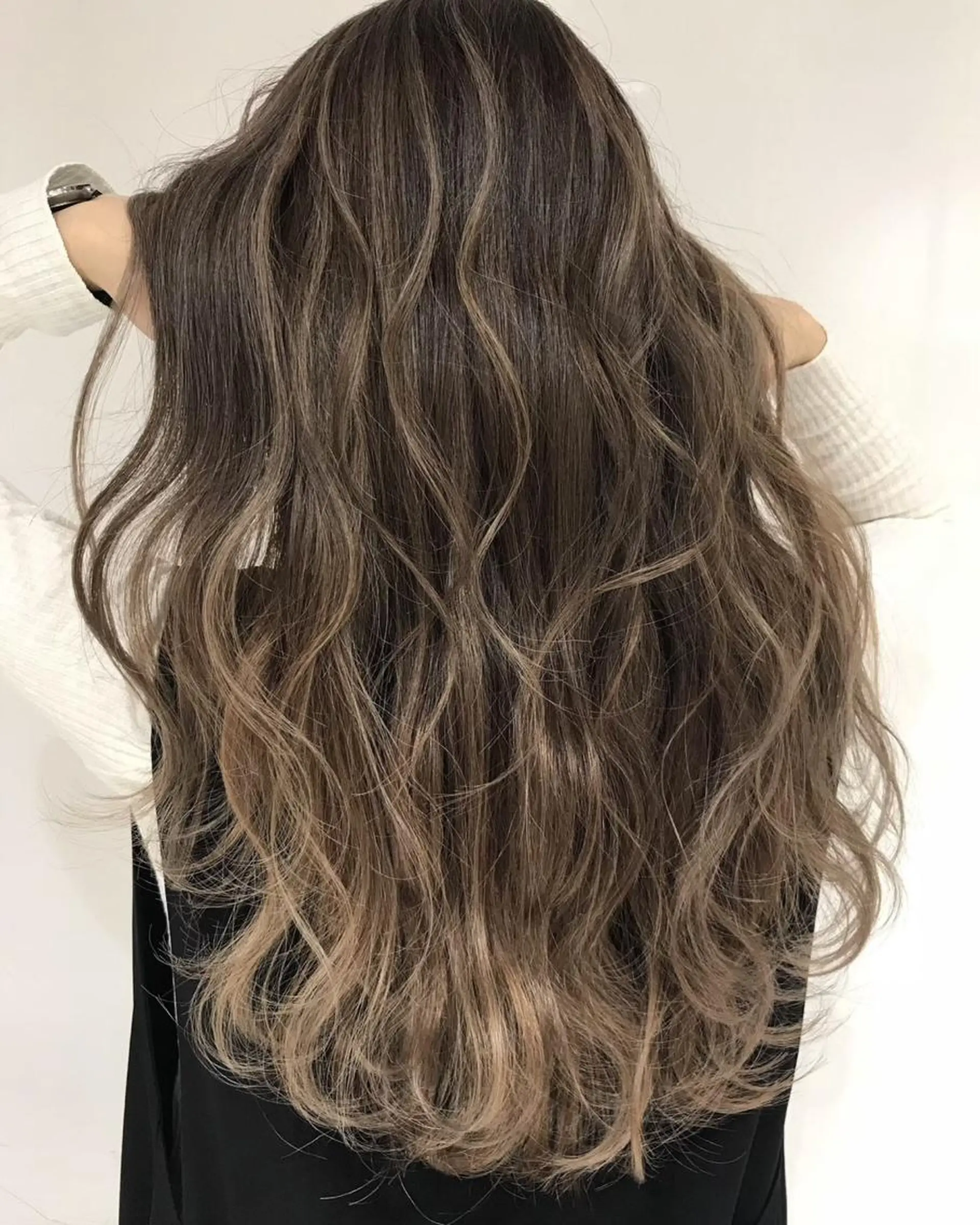 ロング カラー パーマ ヘアアレンジ メンズ キッズ ネイル マツエク・マツパ アイブロウ 推し活に可愛く艶モテ カラー/巻きキョウコのヘアスタイル