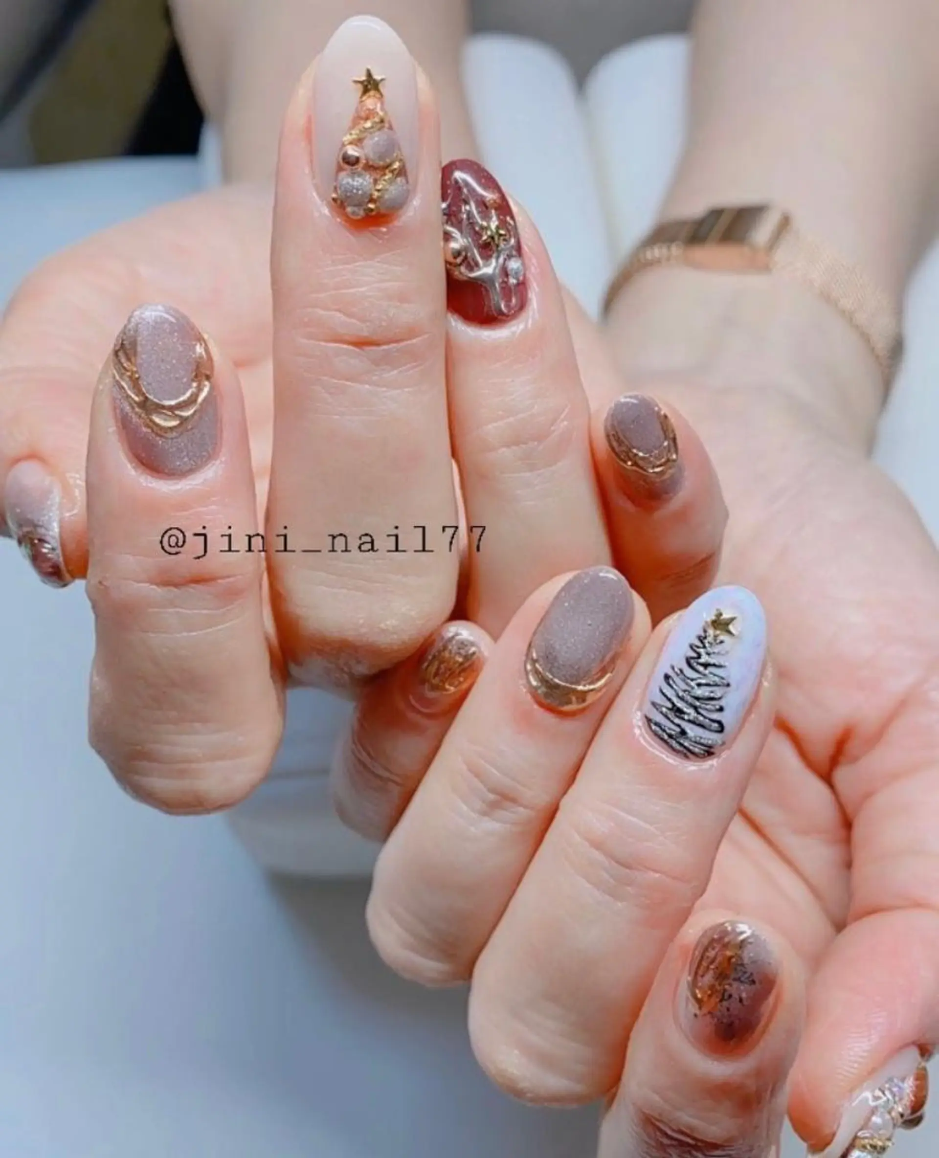 ネイル JINI NAIL所属・ジニ ネイルのネイルデザイン