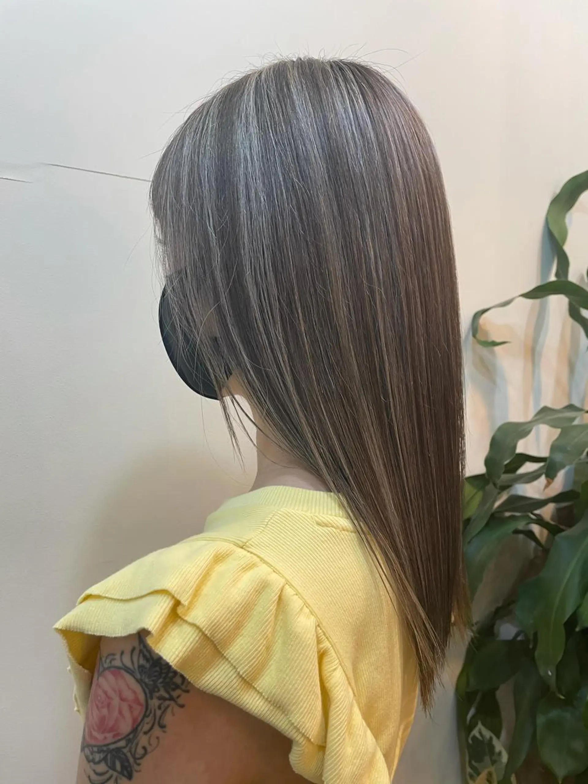 セミロング カラー ハイライトカラー ハイライト WEST OLAND加藤圭介のヘアスタイル