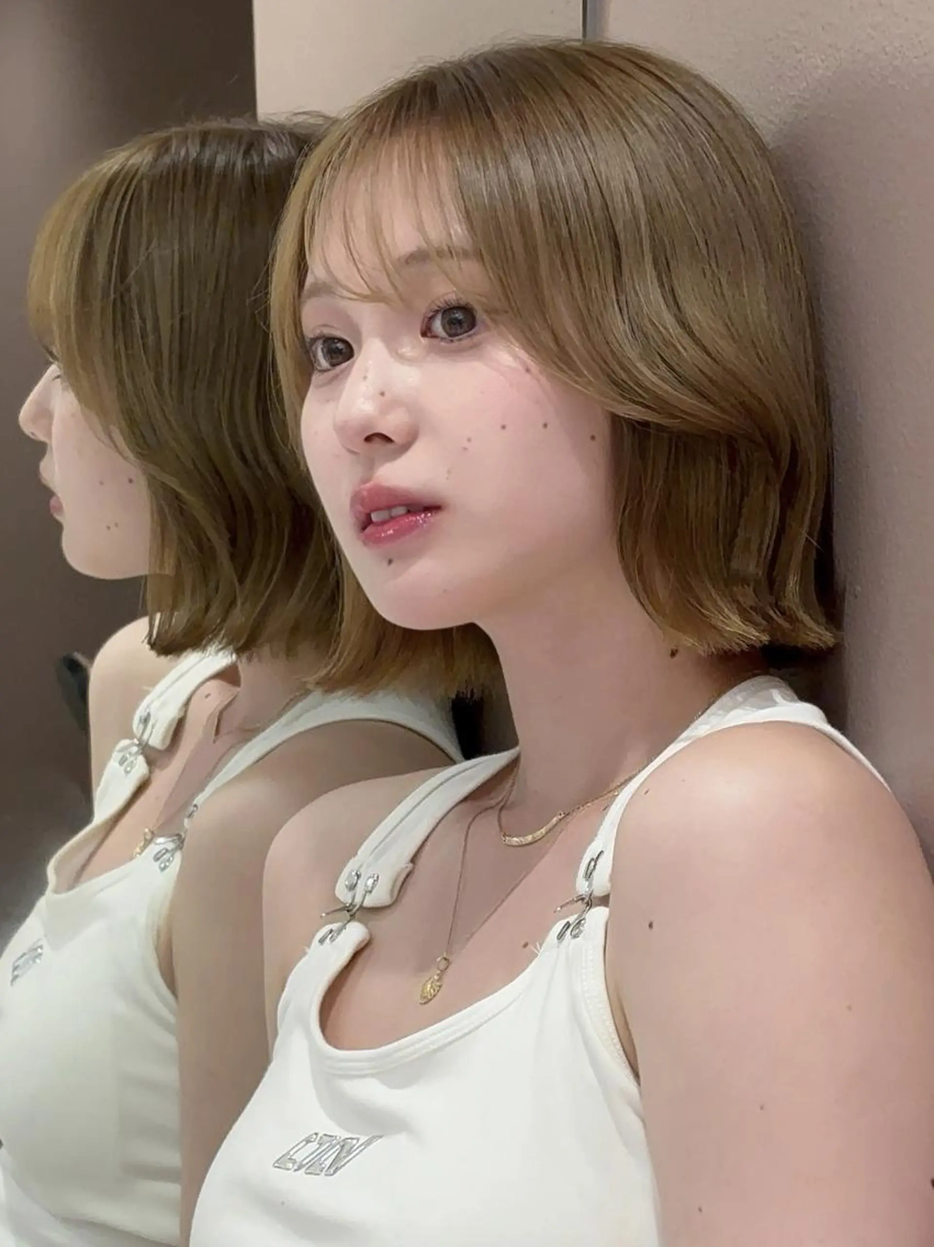 ミディアム カット 縮毛矯正 トリートメント ロンドガーネット /髪質改善/レイヤーのヘアスタイル