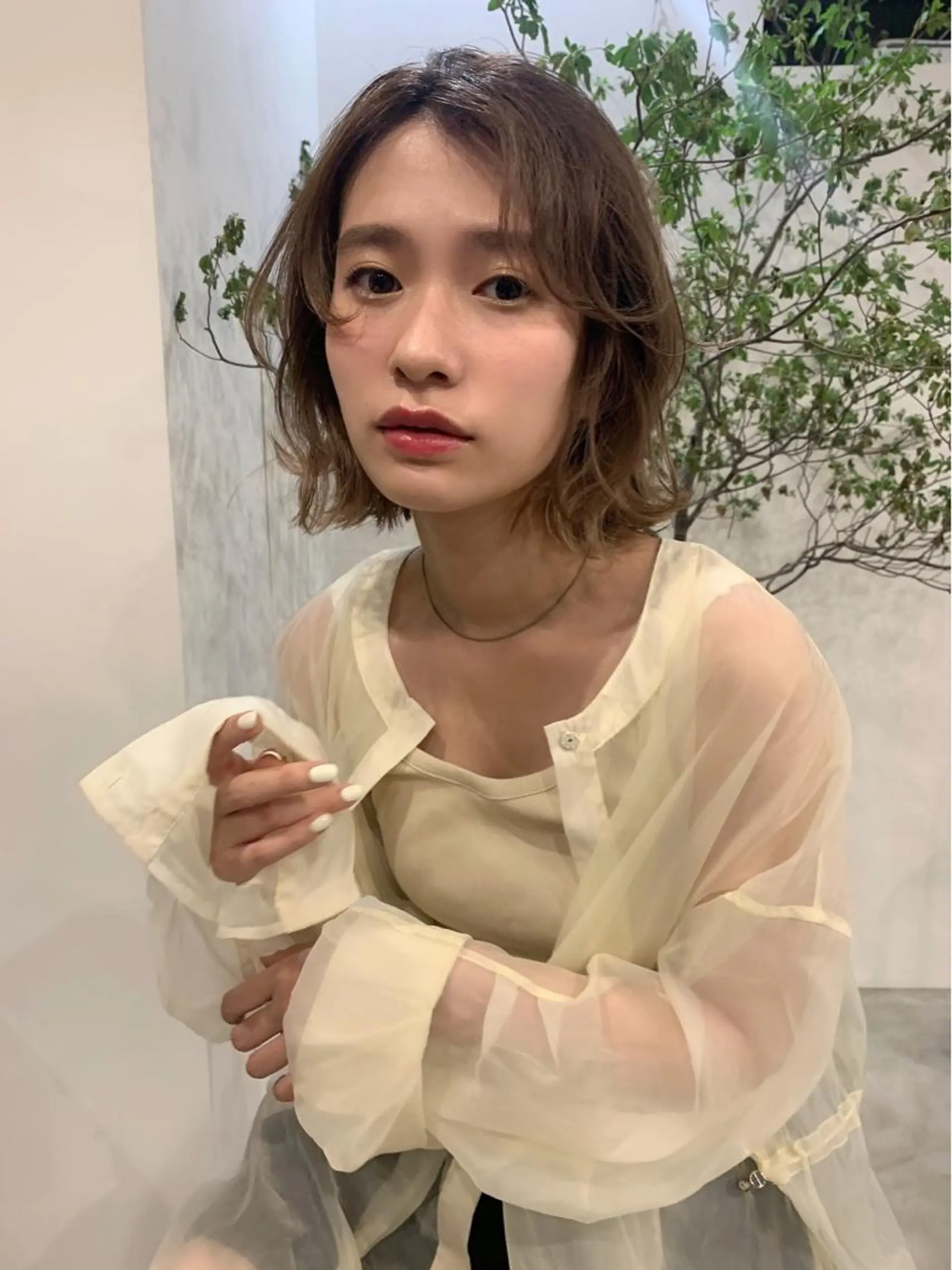 ショート カラー ブリーチ ケアブリーチ グレージュ 柔らかブラウン/顔周 りレイヤー♡ユウシのヘアスタイル